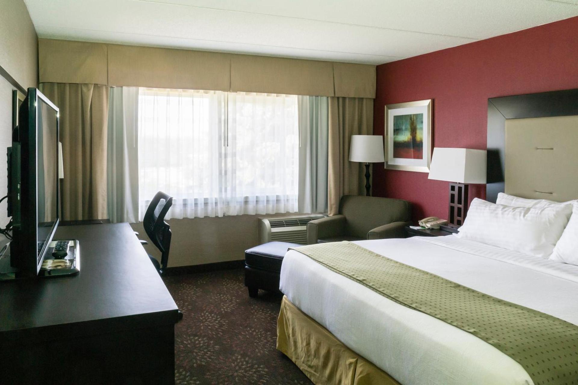 Holiday Inn Express Big Rapids by IHG photo 19