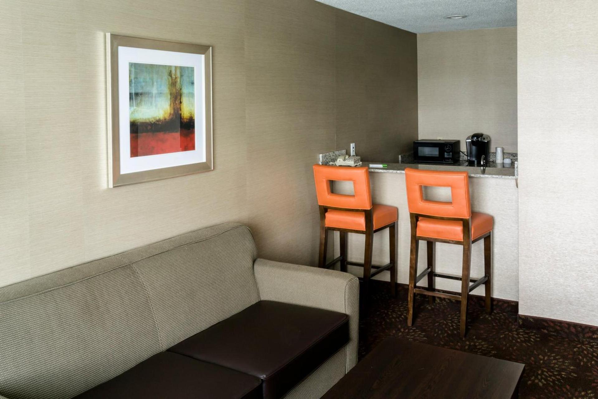 Holiday Inn Express Big Rapids by IHG photo 16