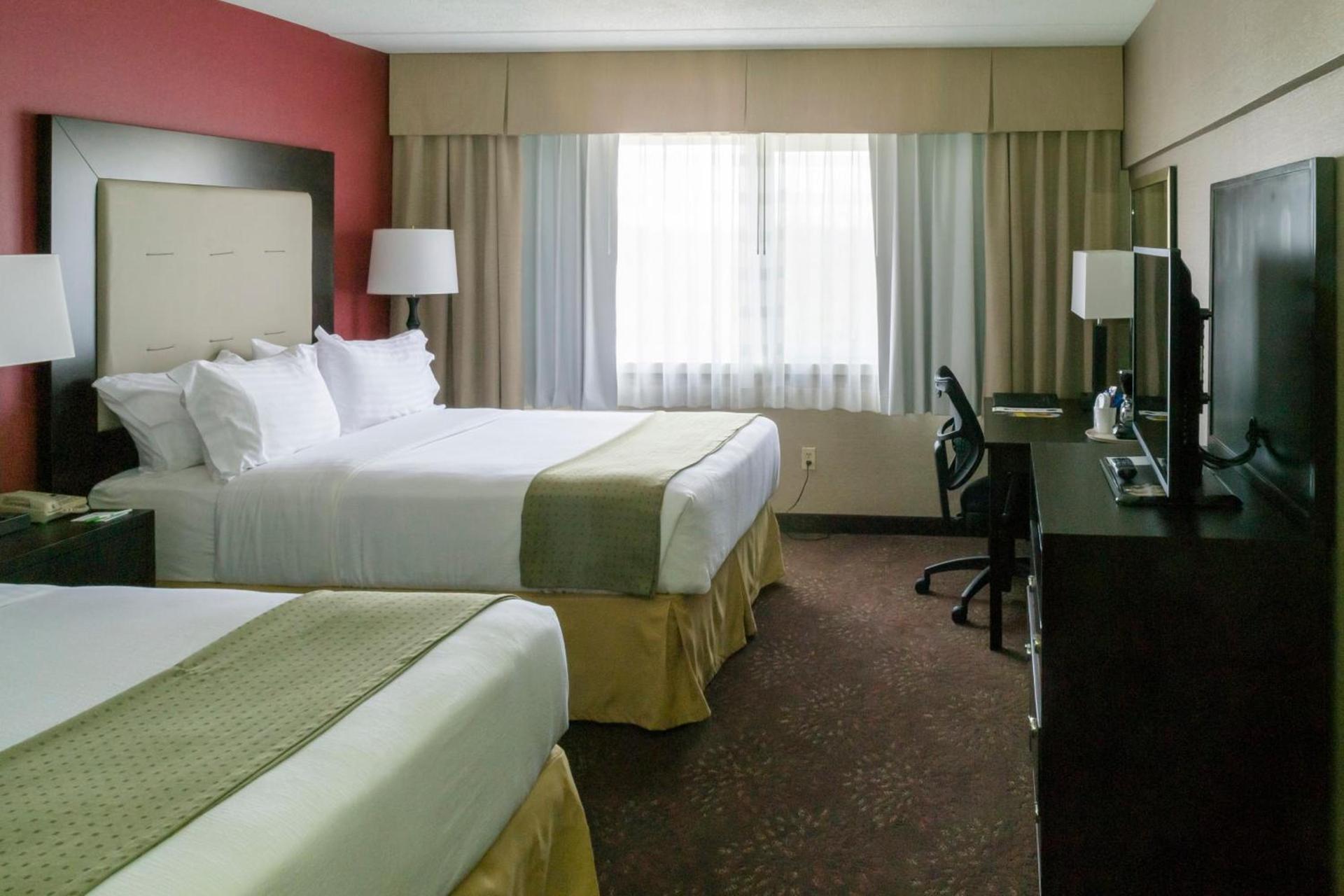 Holiday Inn Express Big Rapids by IHG photo 28