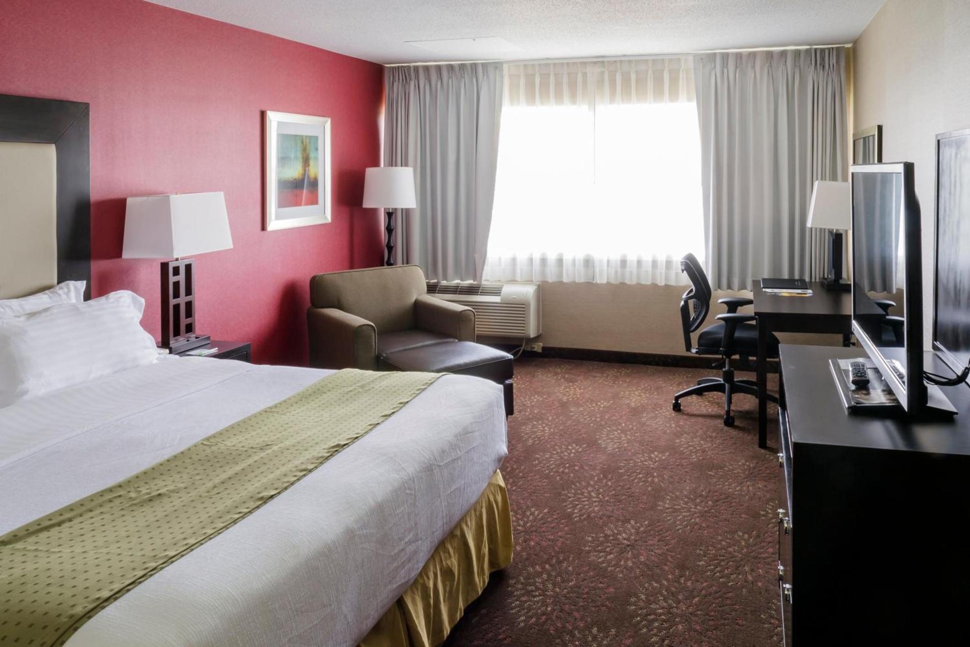 Holiday Inn Express Big Rapids by IHG photo 18