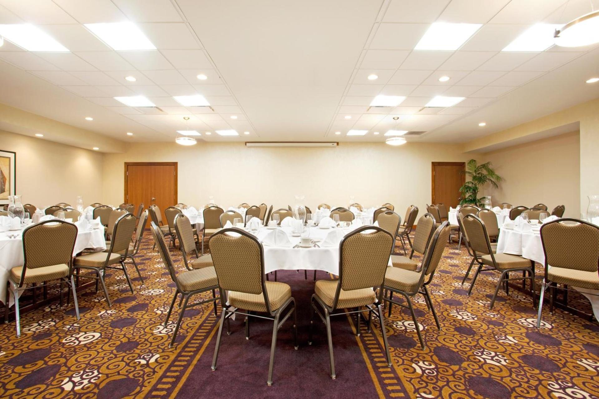Holiday Inn Battle Creek by IHG photo 8