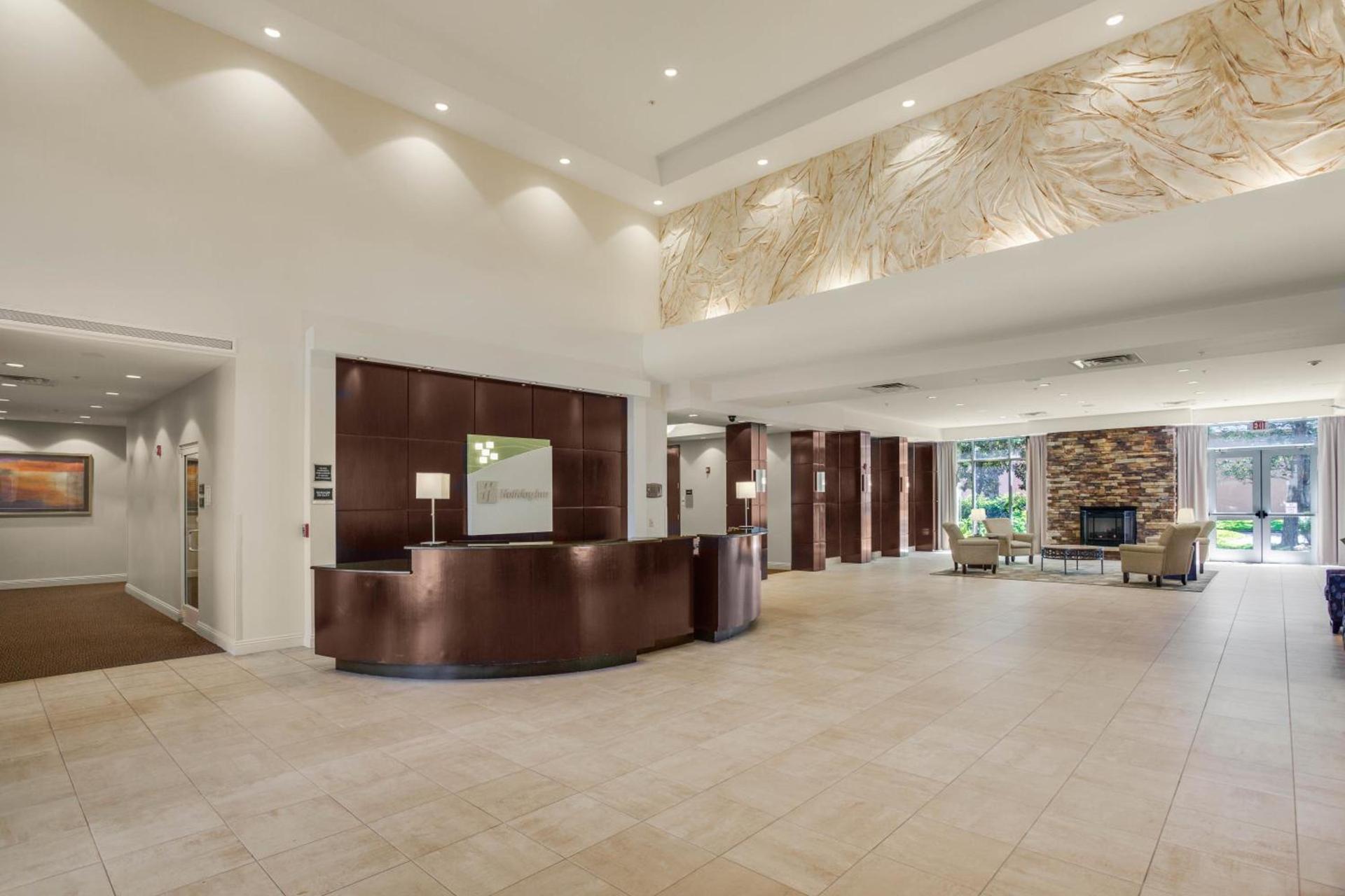 Holiday Inn Baton Rouge College Drive I-10 by IHG photo 9