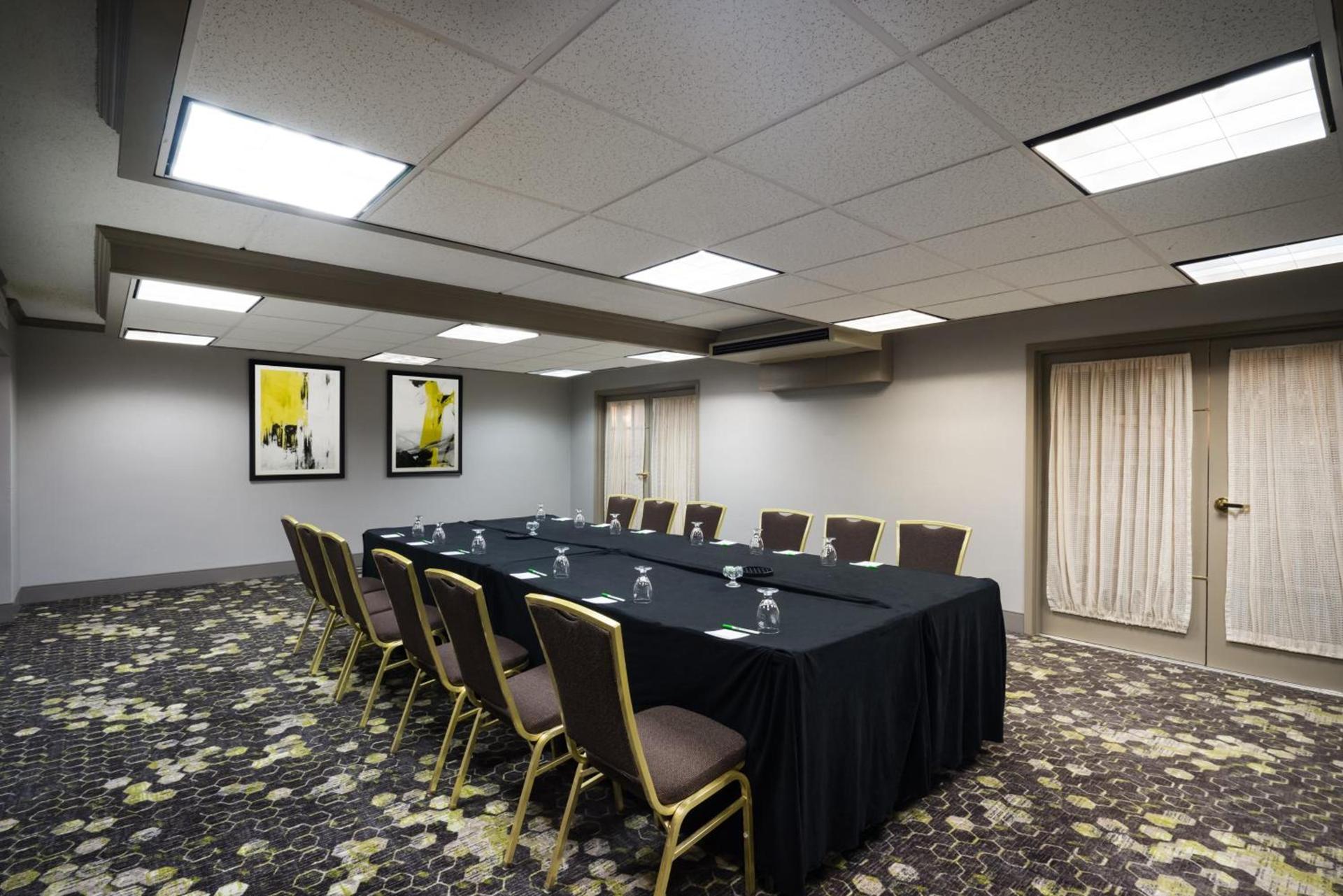 enVision Hotel & Conference Center Mansfield-Foxboro photo 2