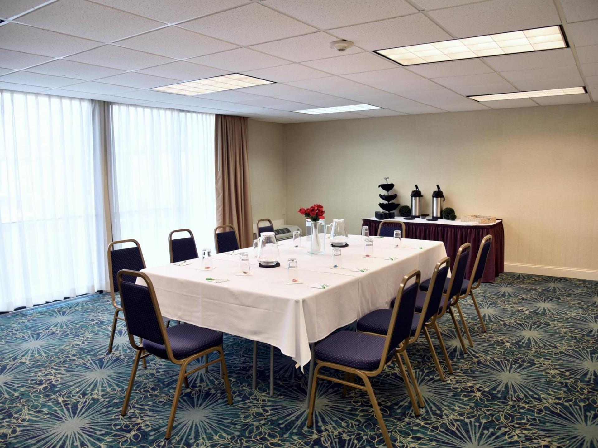 Spark By Hilton Akron Fairlawn photo 9