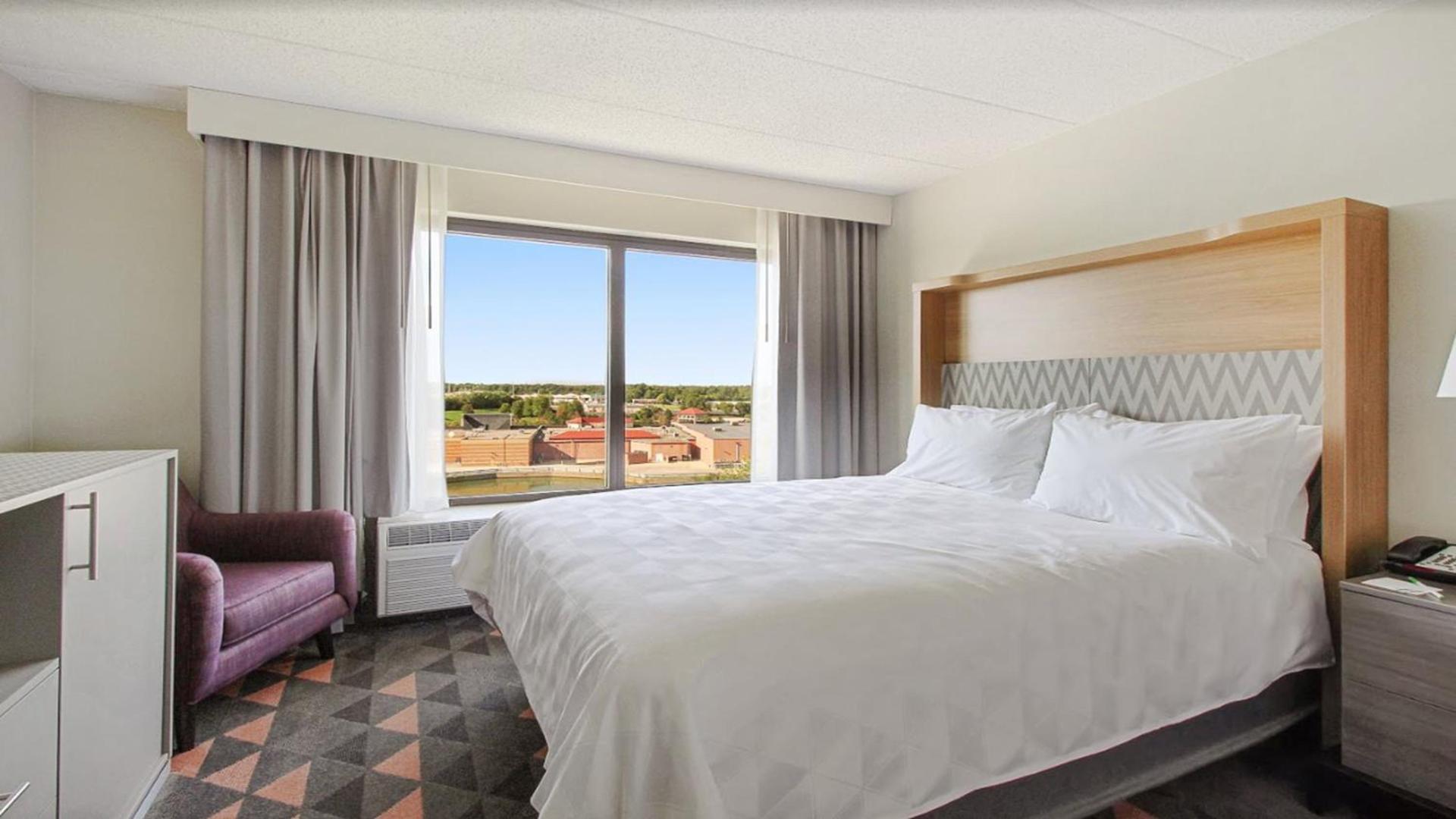 Holiday Inn Chicago Nw Crystal Lk Conv Ctr by IHG photo 31