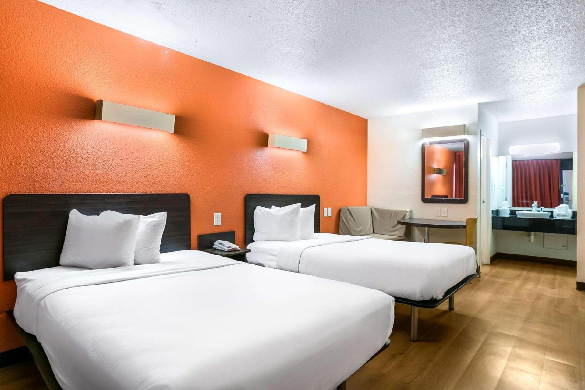 Rodeway Inn Baltimore - Inner Harbor South photo 14