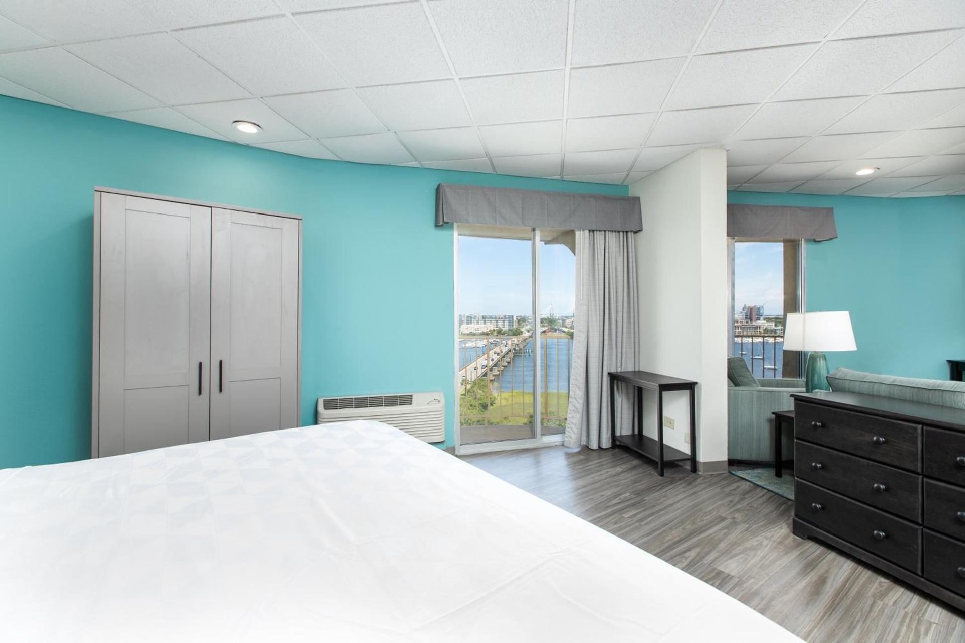 Holiday Inn Charleston-Riverview by IHG photo 17