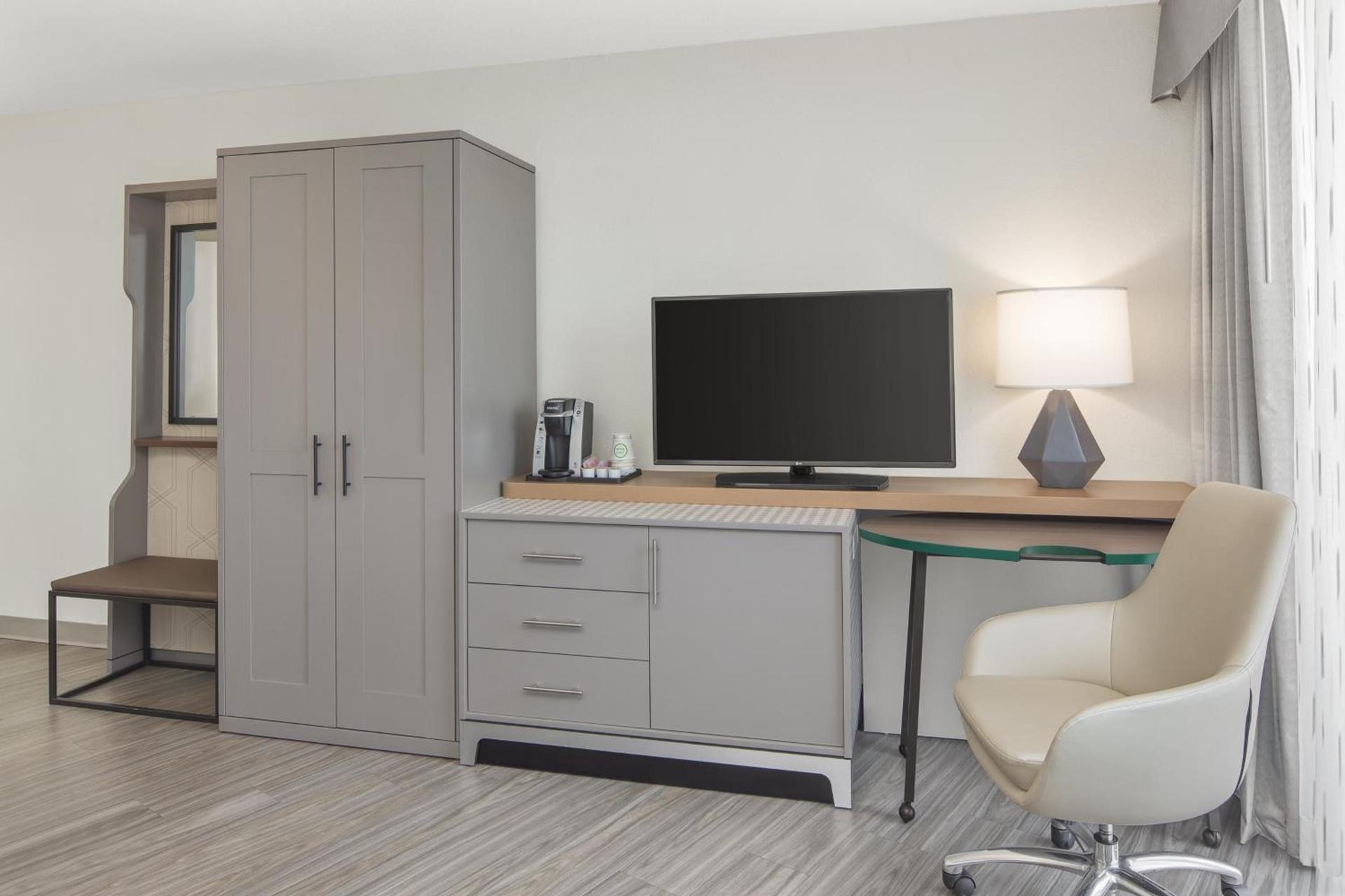 Holiday Inn Charleston-Riverview by IHG photo 22
