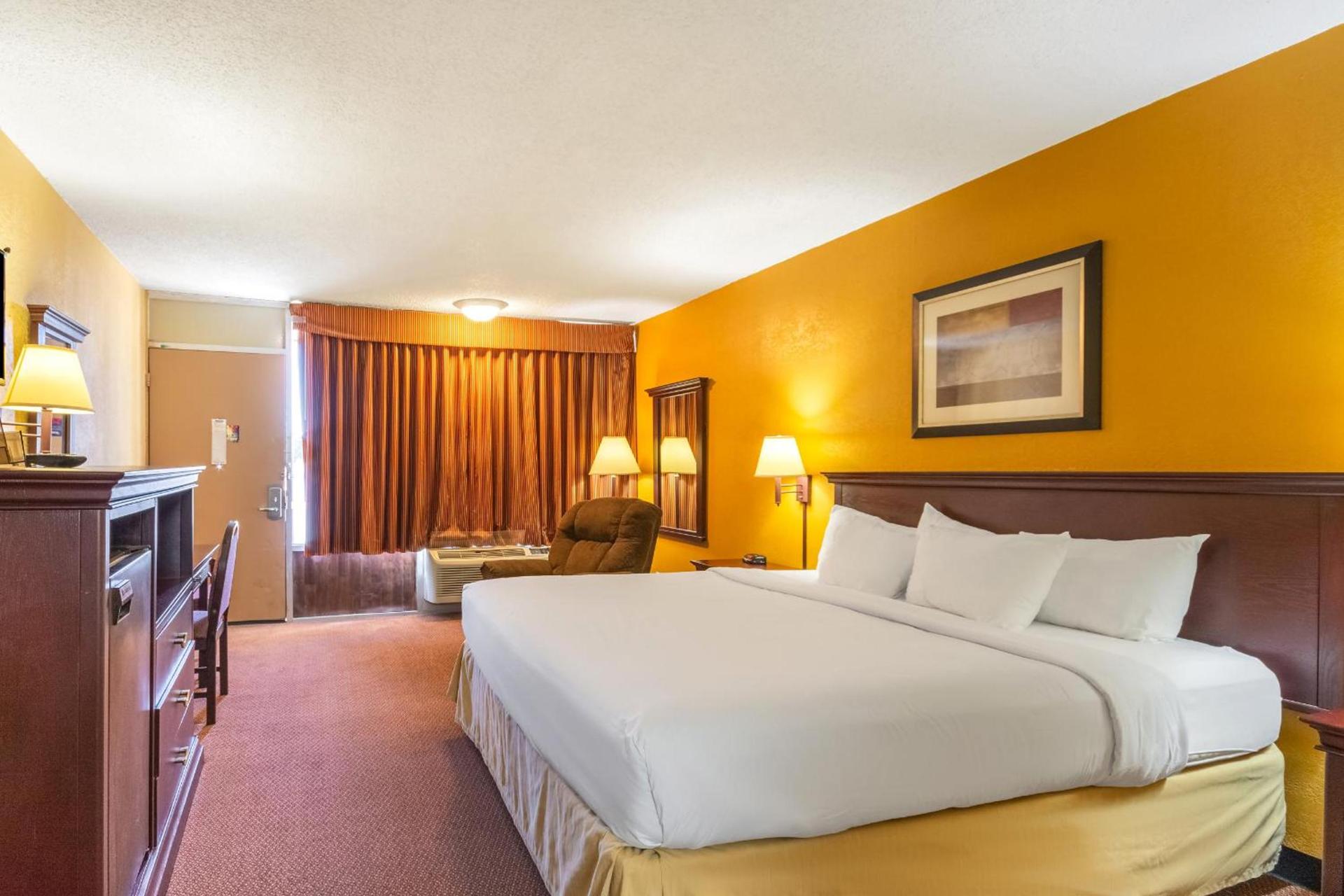 Americas Best Value Inn of Elk City photo 22