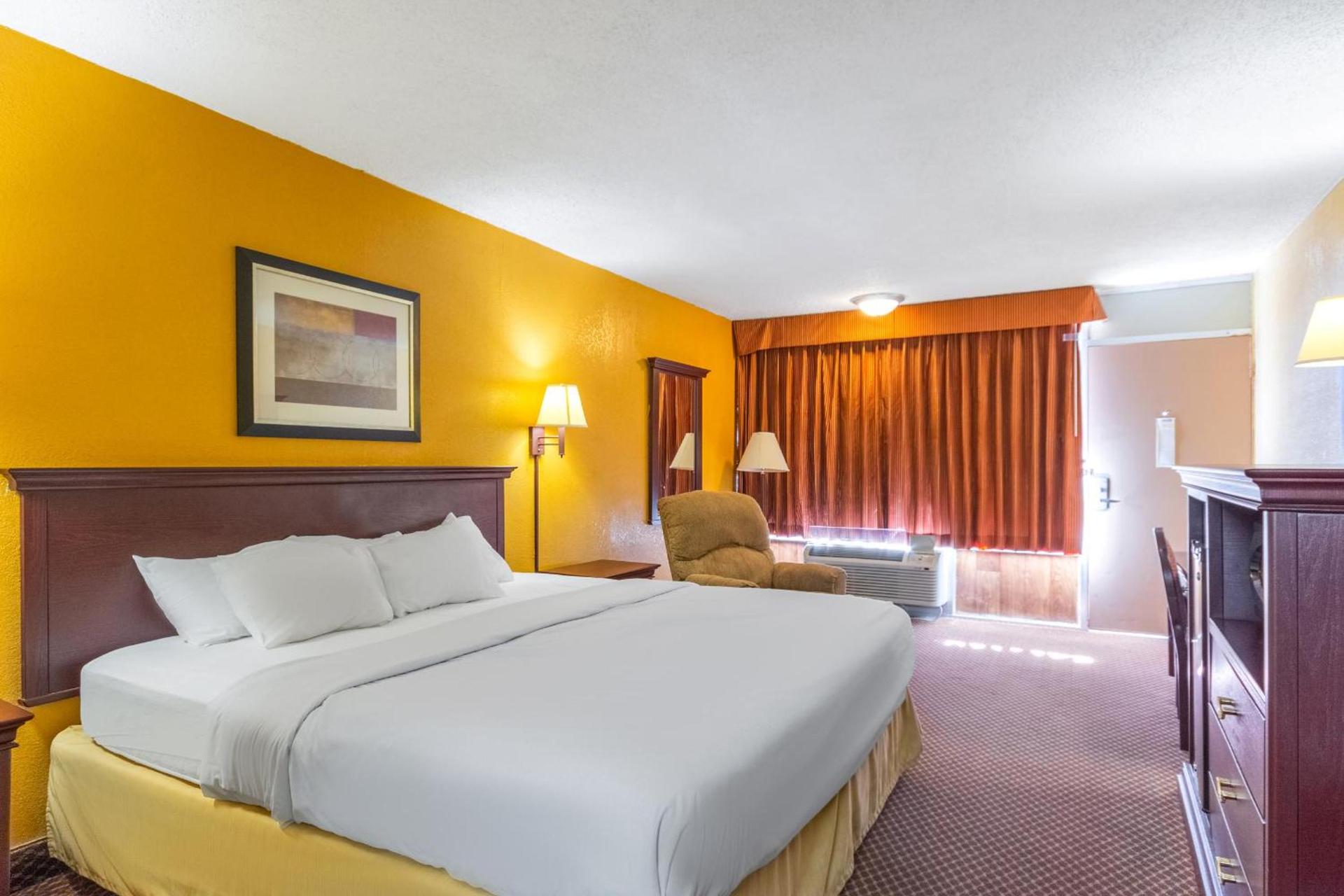 Americas Best Value Inn of Elk City photo 13