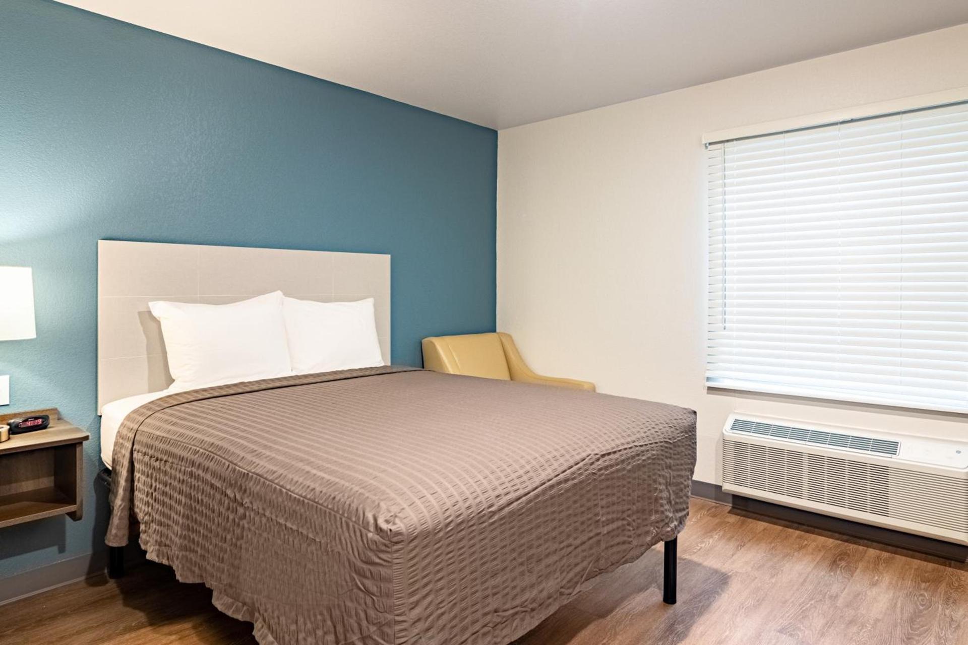 WoodSpring Suites Toledo Maumee photo 20
