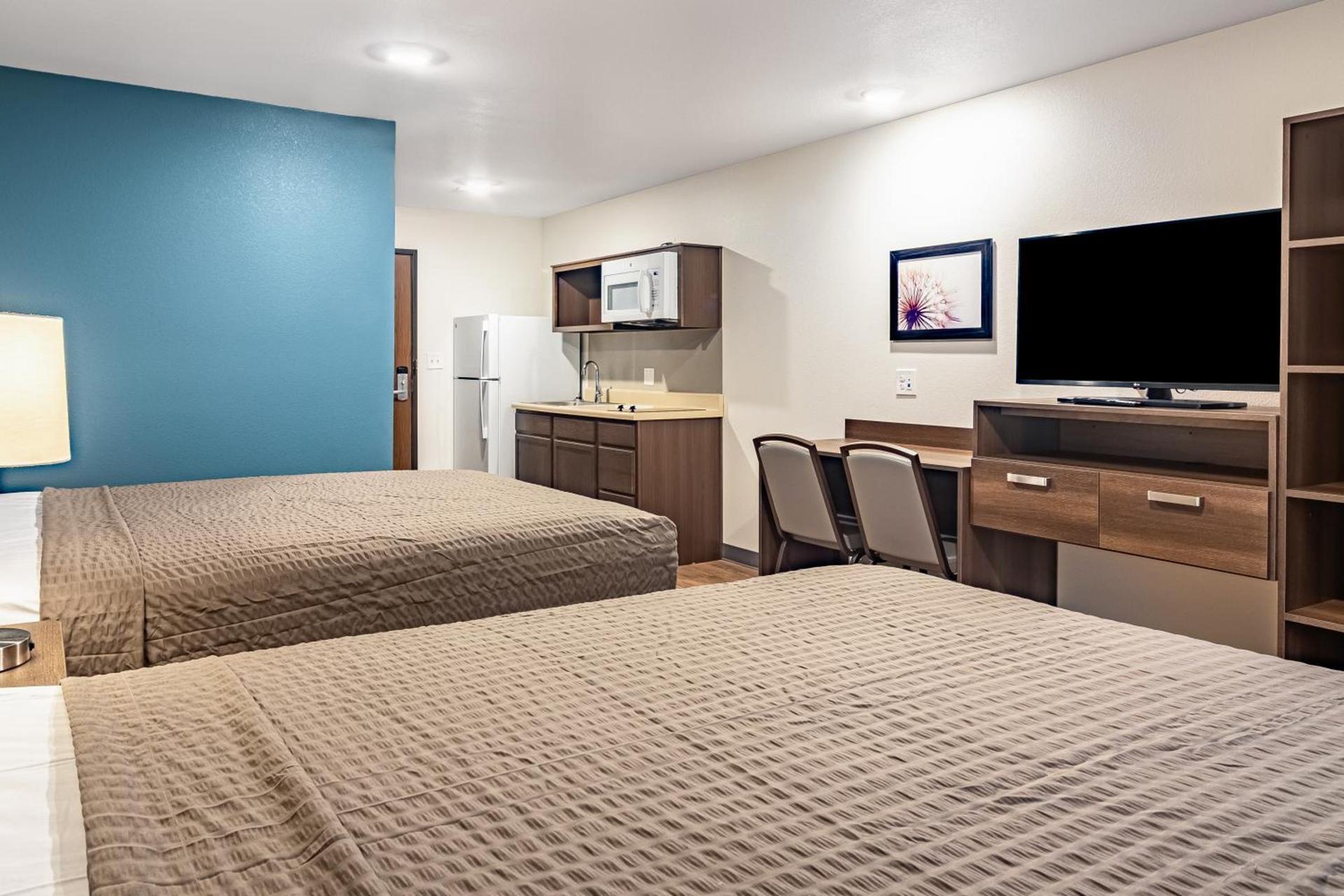 WoodSpring Suites Toledo Maumee photo 17