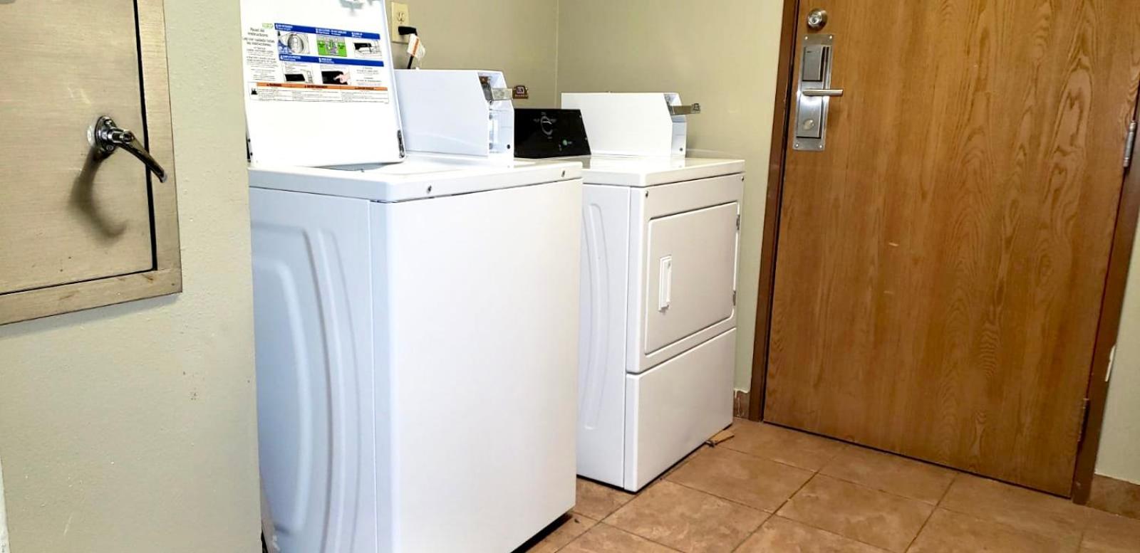 Express Inn & Suites San Antonio near SeaWorld - Medical Center photo 38