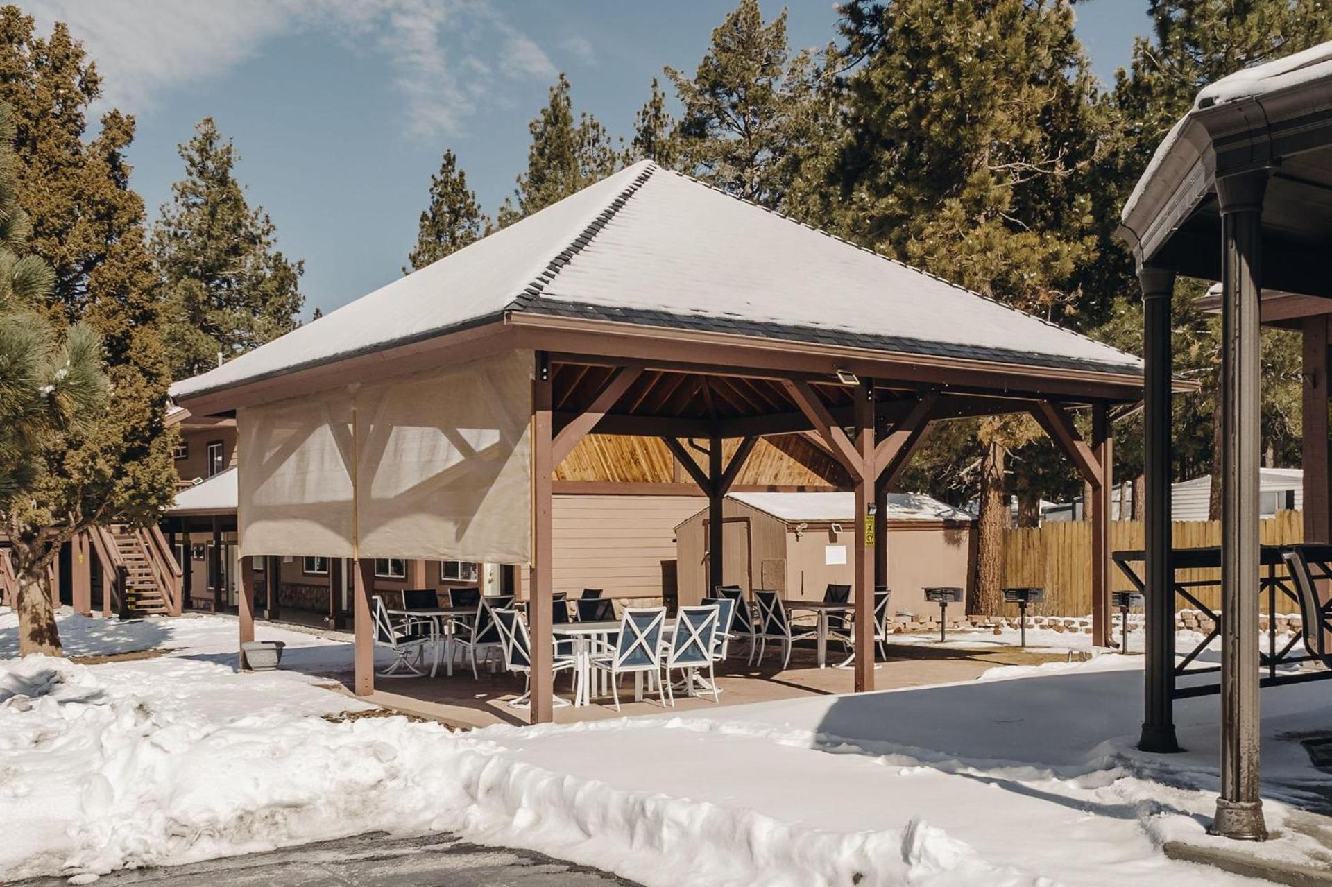 Vintage Lakeside Inn photo 23