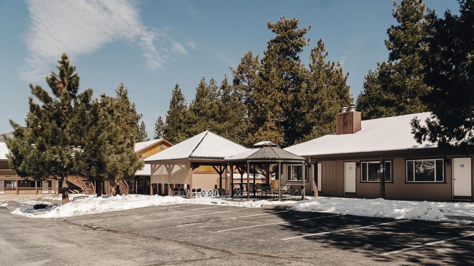 Vintage Lakeside Inn photo 24