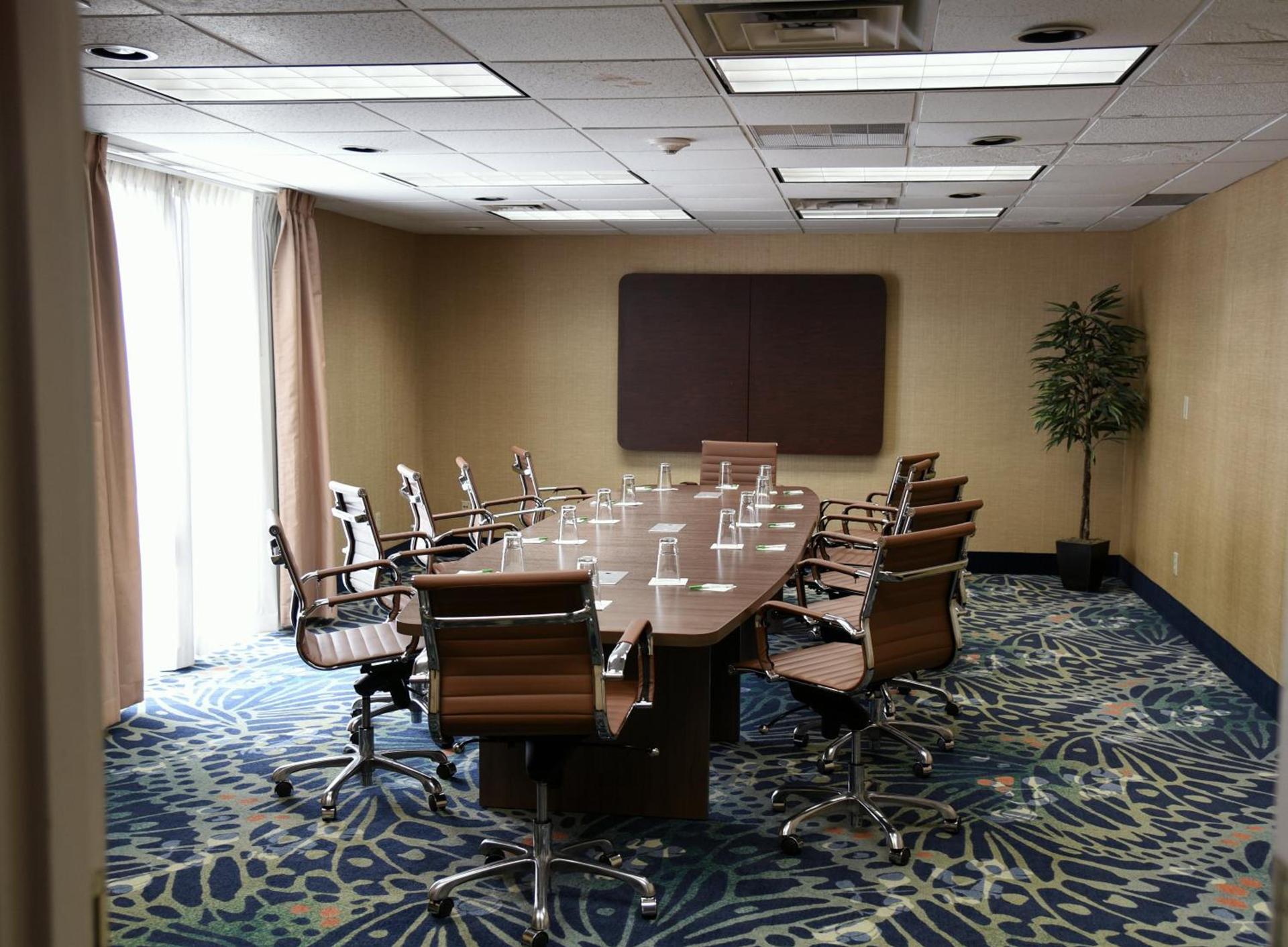 Spark By Hilton Akron Fairlawn photo 4