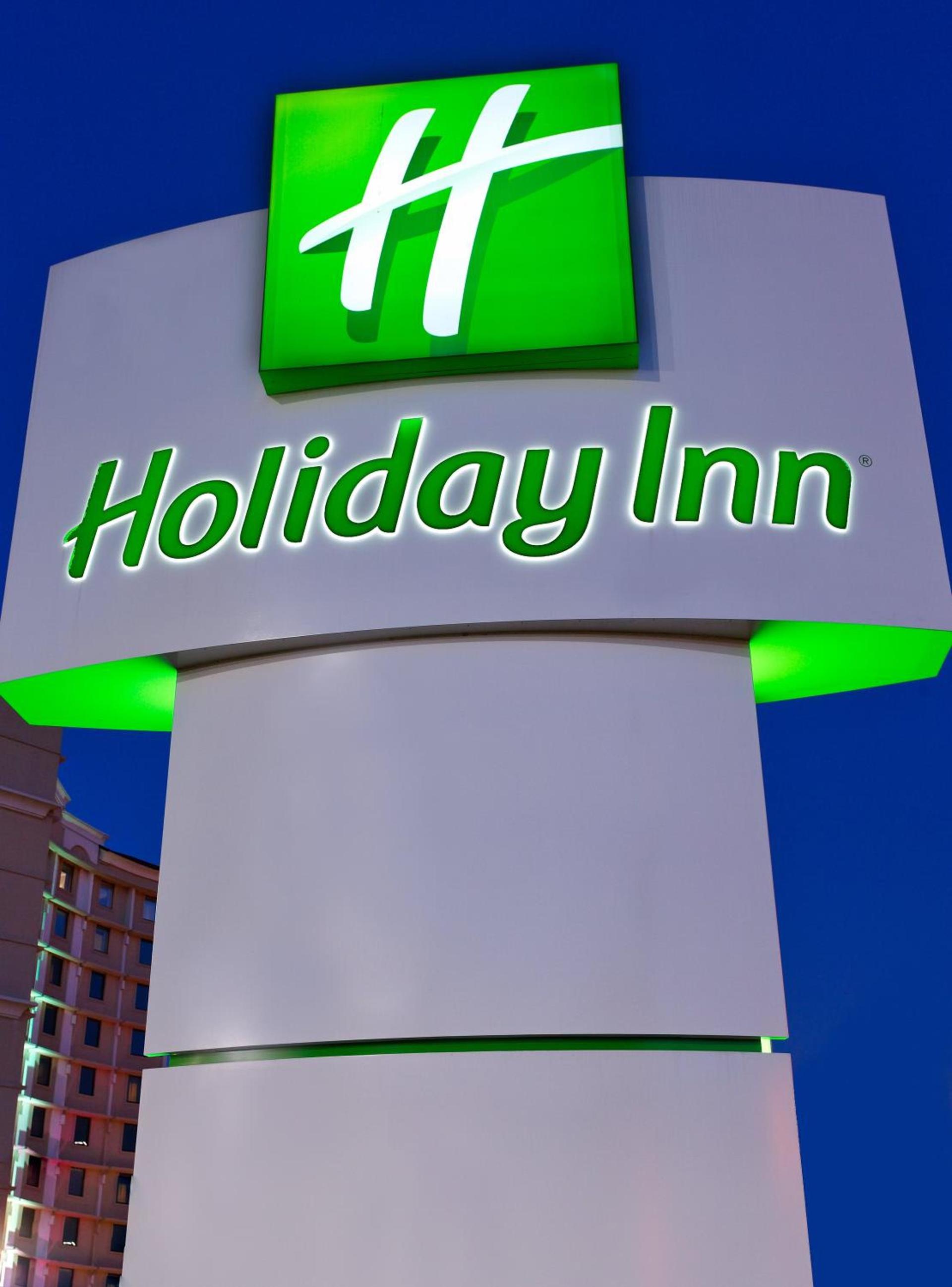 Holiday Inn Express Dallas Market Center by IHG photo 4