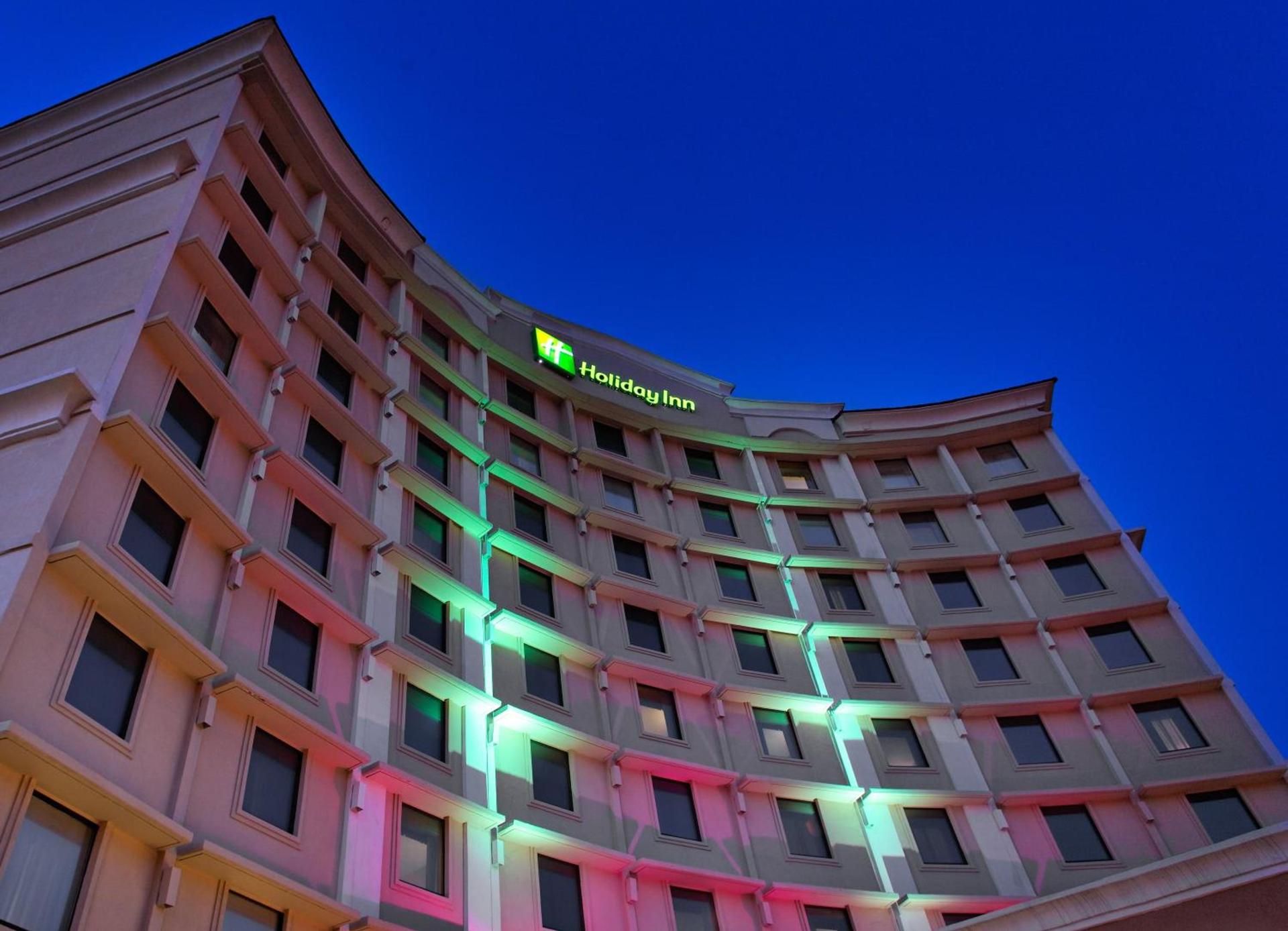 Holiday Inn Express Dallas Market Center by IHG photo 12