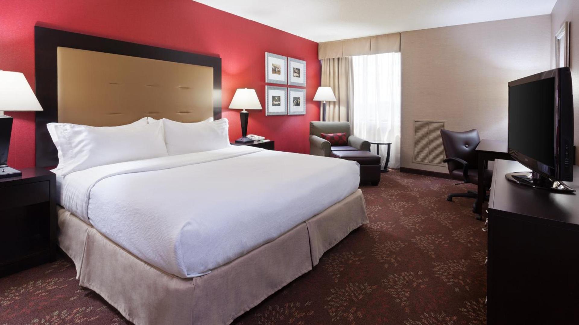Holiday Inn Cincinnati-Riverfront by IHG photo 3