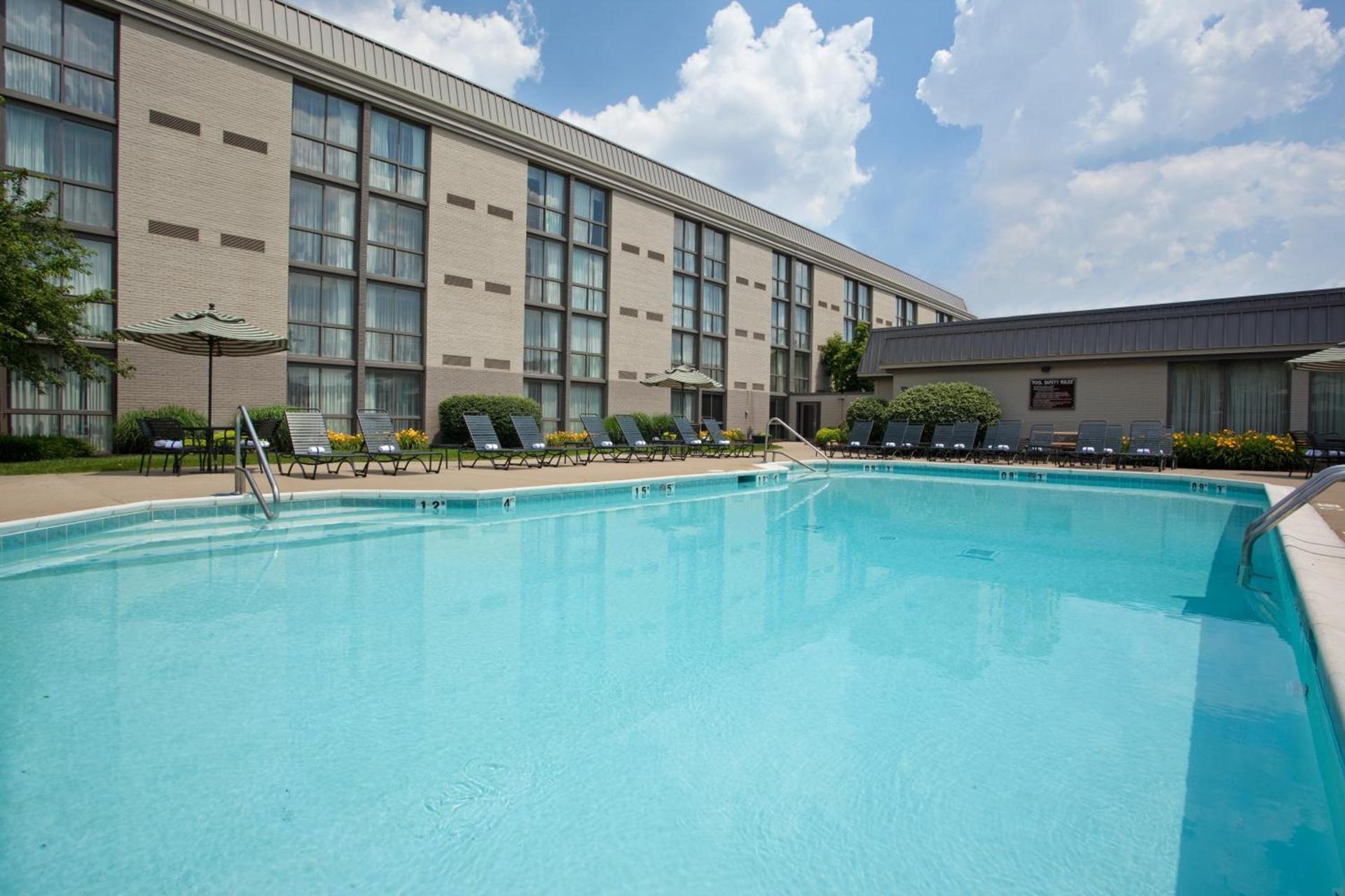 Holiday Inn Cincinnati-Riverfront by IHG photo 2
