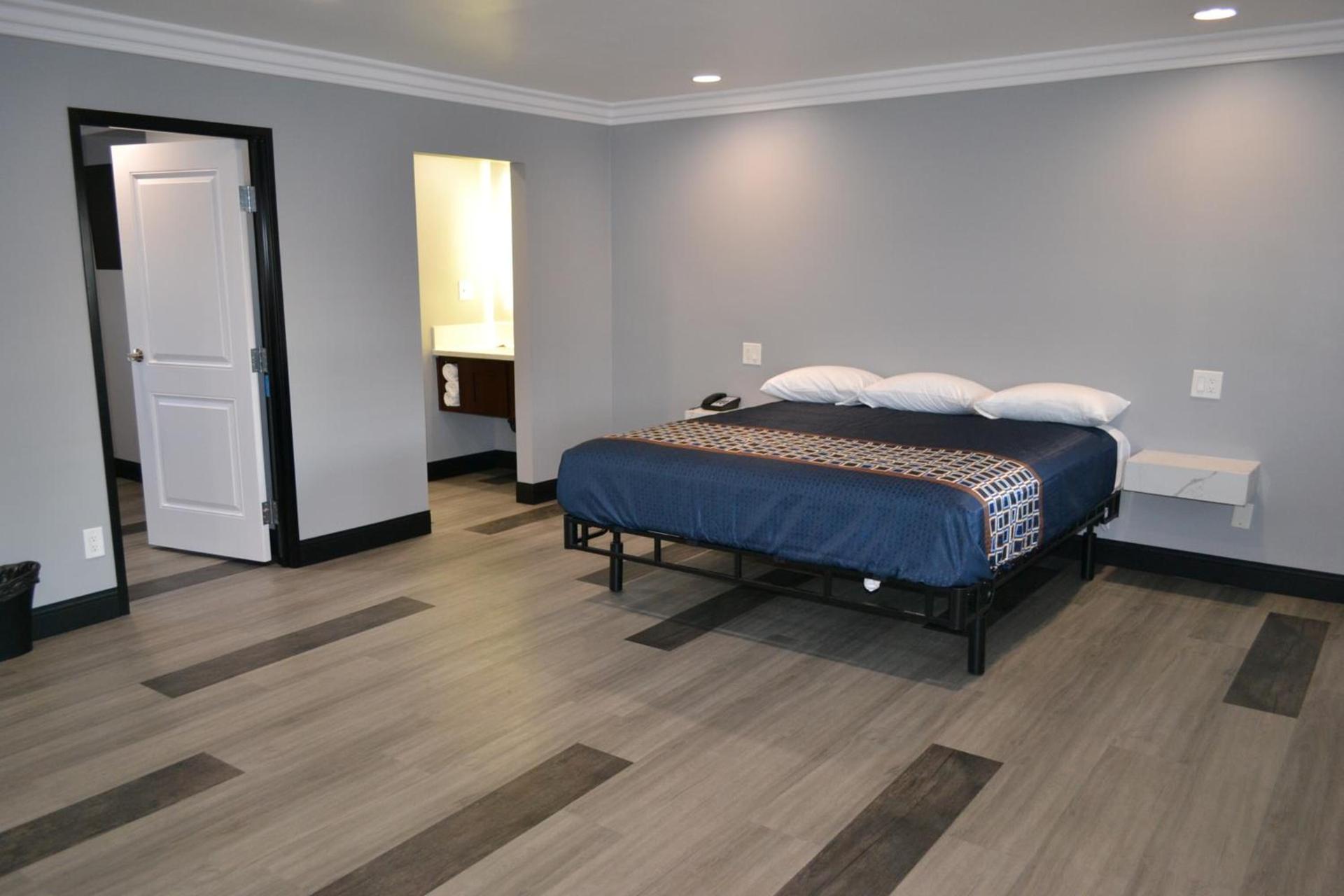 Bell Gardens Inn Los Angeles - Bell Gardens photo 12