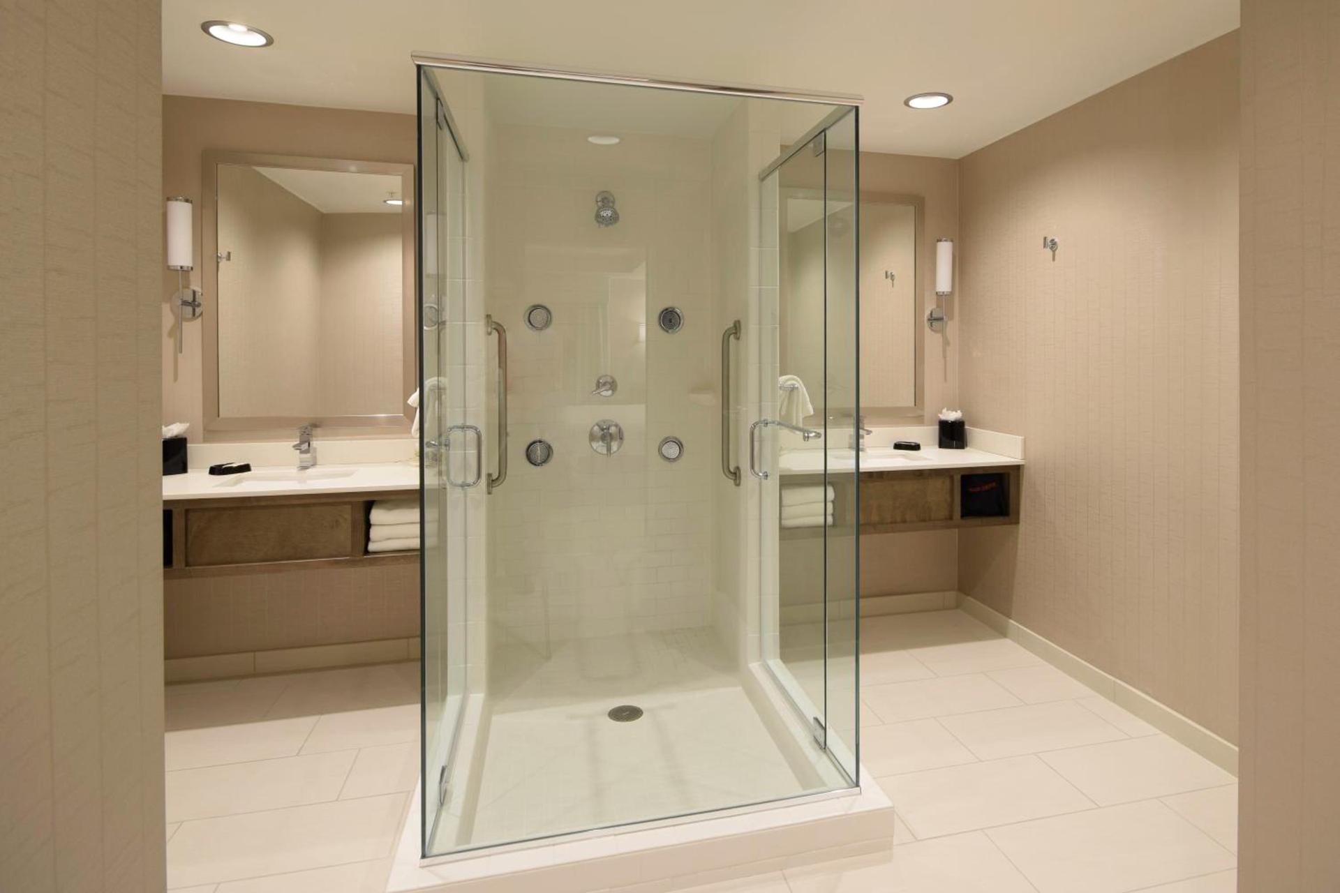 Holiday Inn Cincinnati North West Chester by IHG photo 40