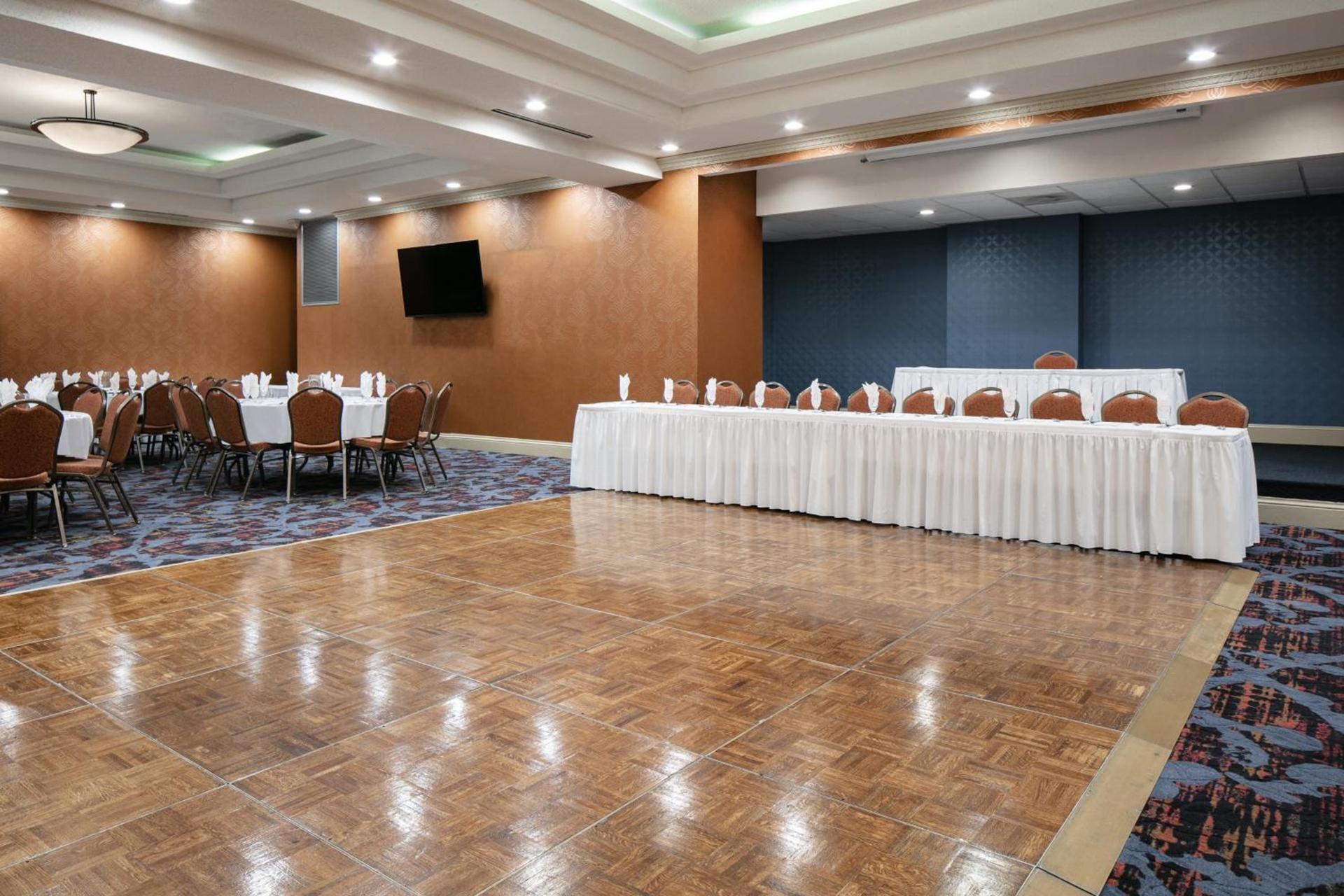 Holiday Inn Dubuque/Galena by IHG photo 32