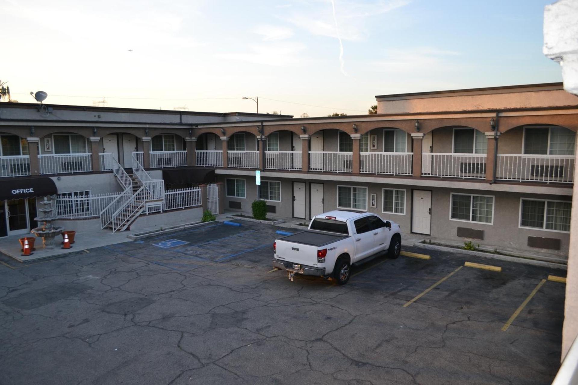 Bell Gardens Inn Los Angeles - Bell Gardens photo 2