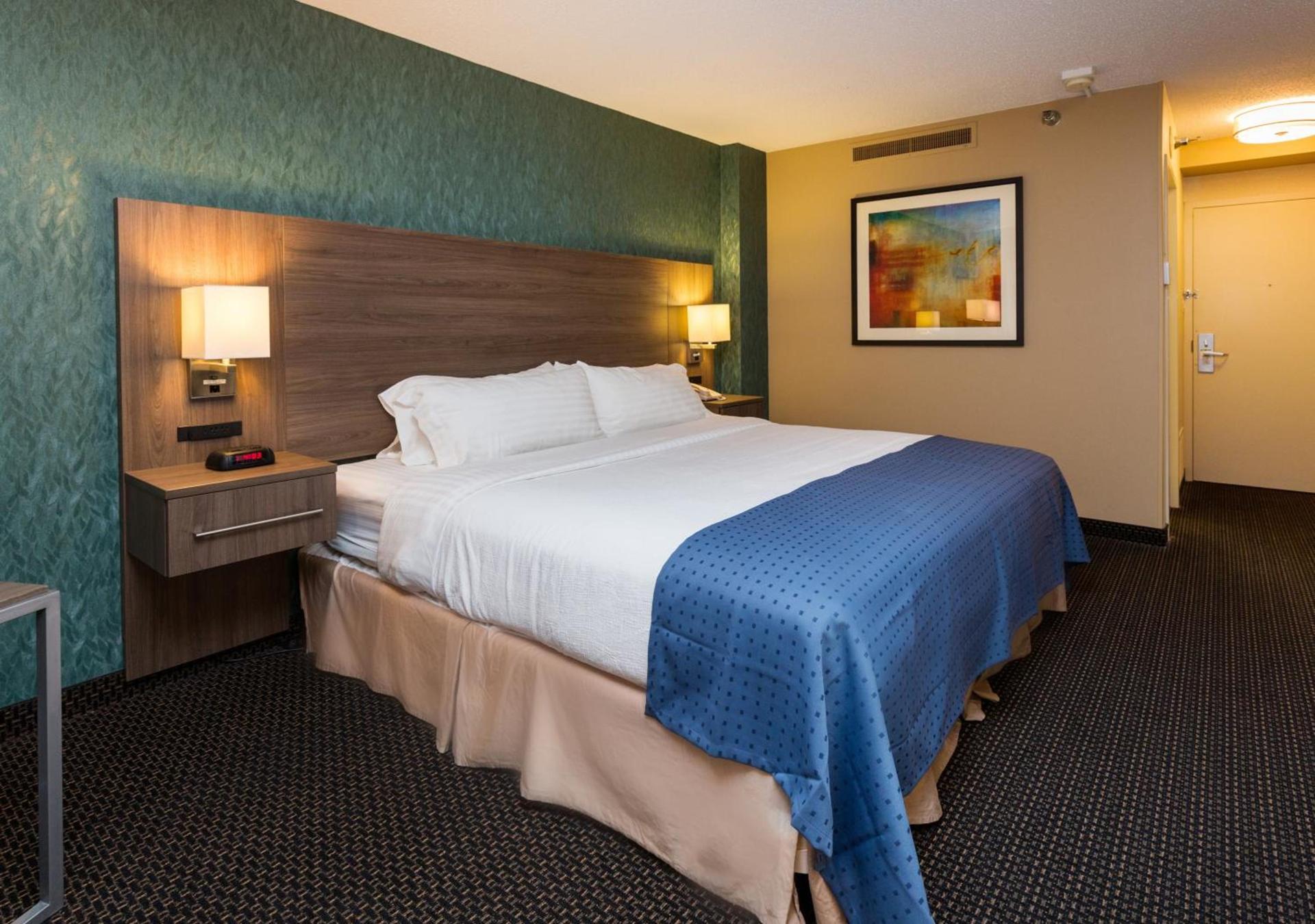 Holiday Inn Des Moines-Downtown-Mercy Campus by IHG photo 45