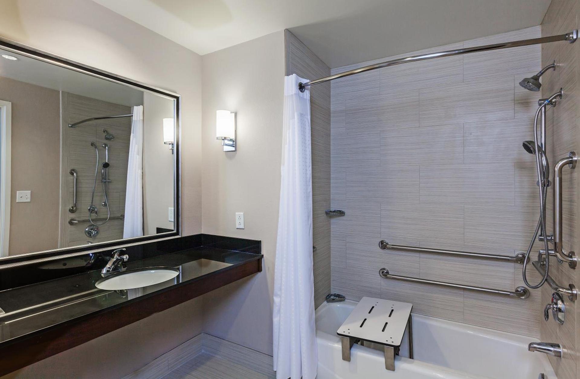 Clarion Hotel The Colony - Plano West photo 57