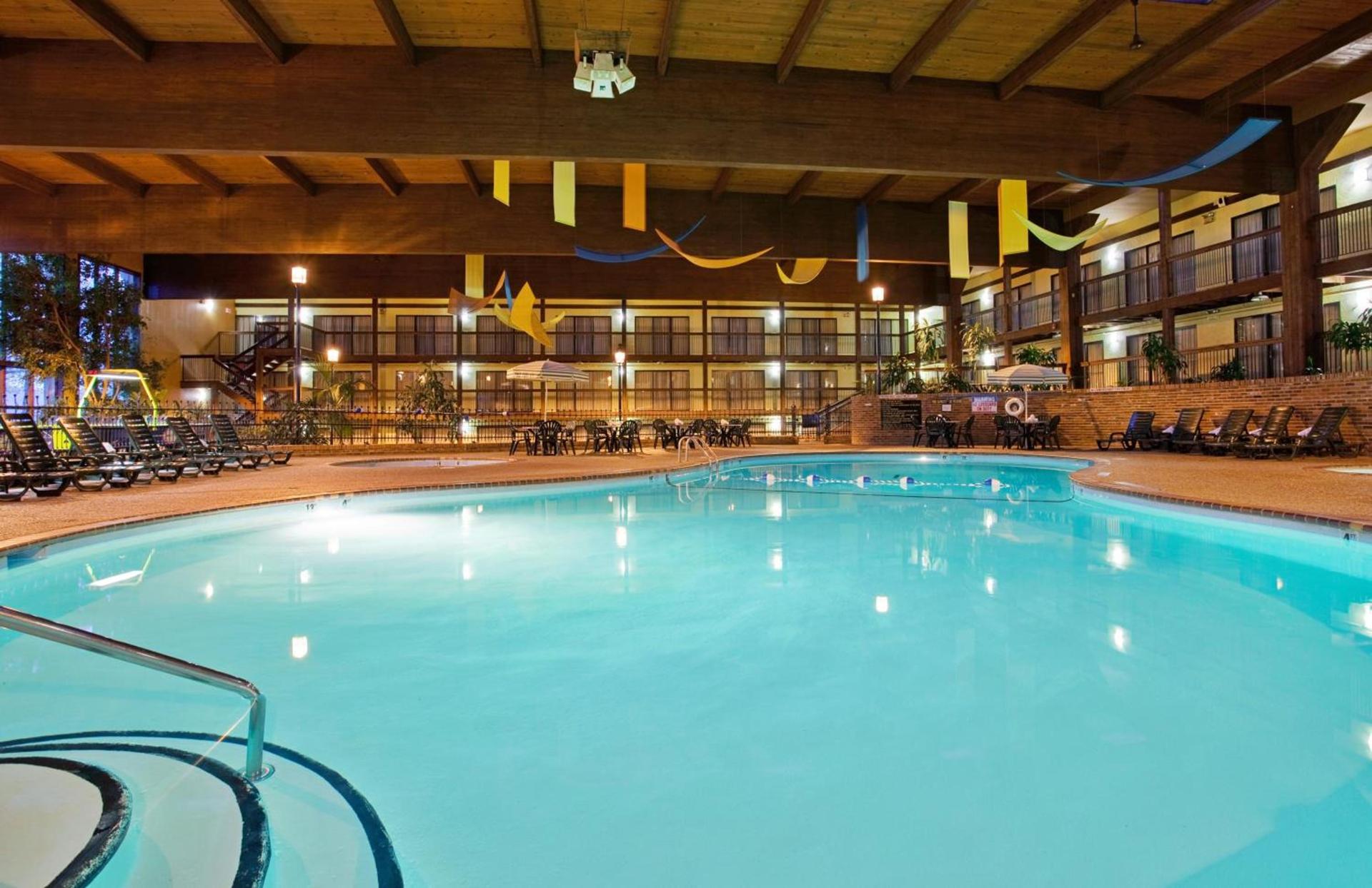 Holiday Inn At Six Flags Saint Louis by IHG photo 42