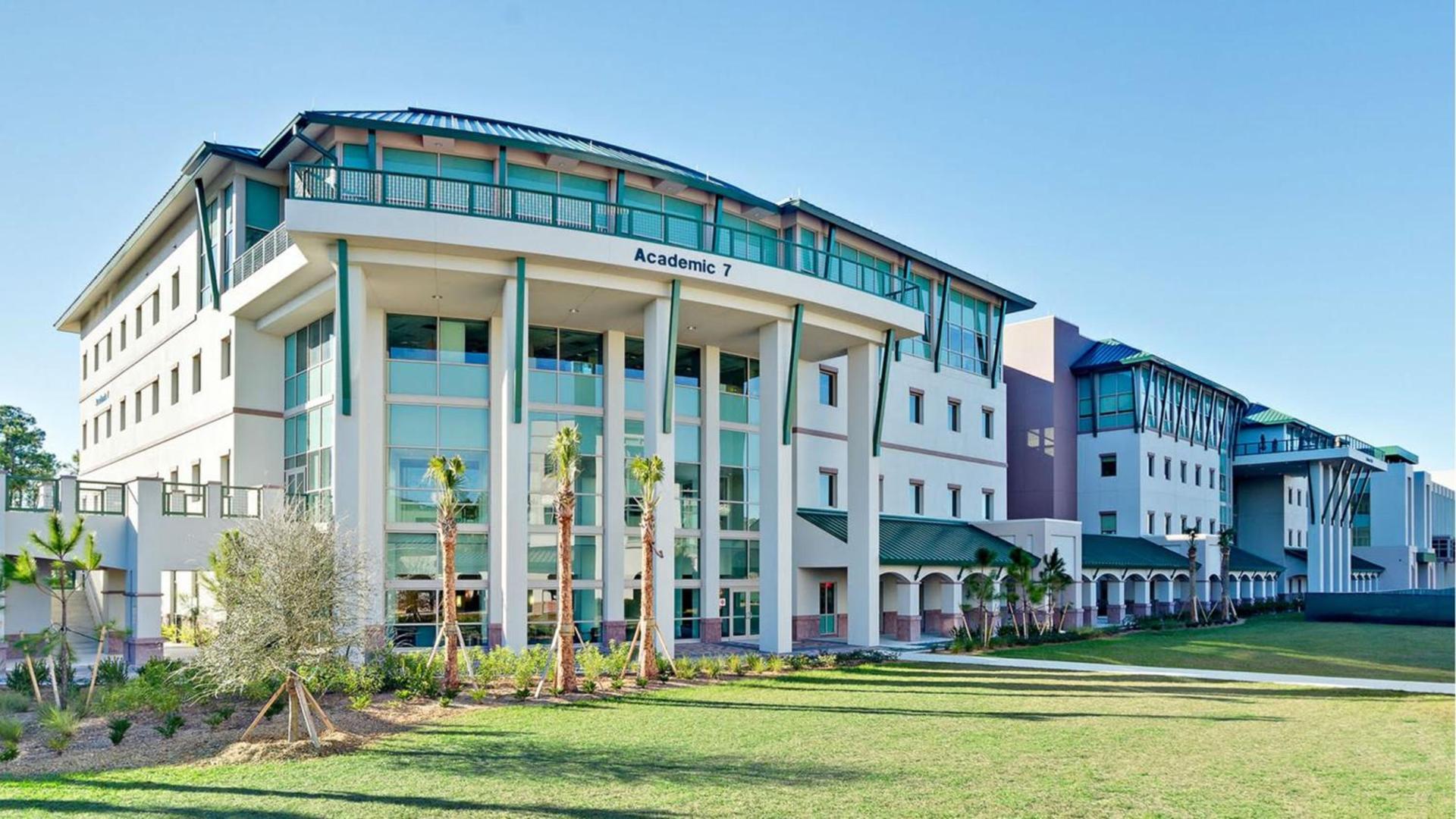 Crowne Plaza Ft Myers Gulf Coast by IHG photo 76