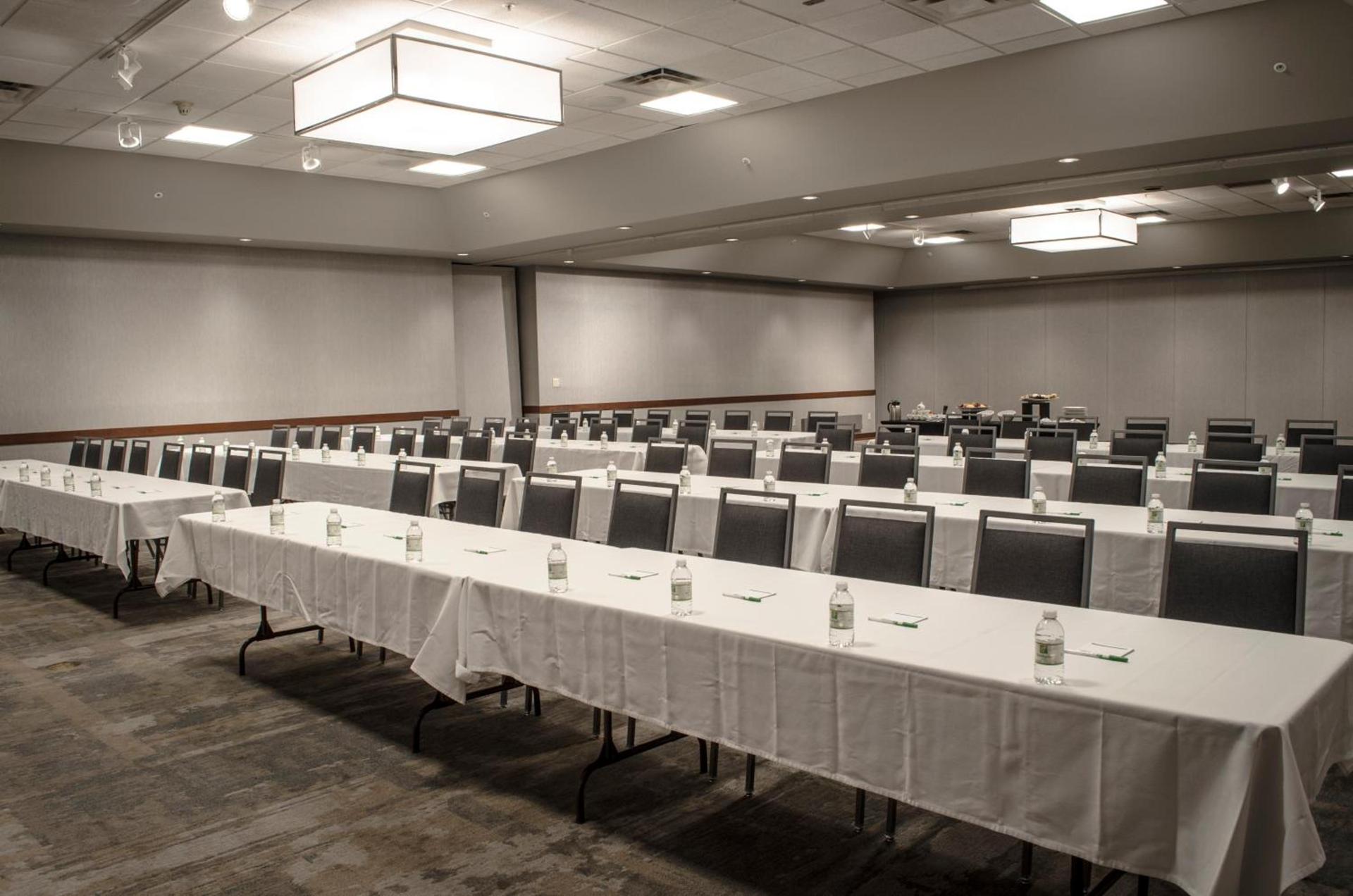 Holiday Inn Fargo by IHG photo 33