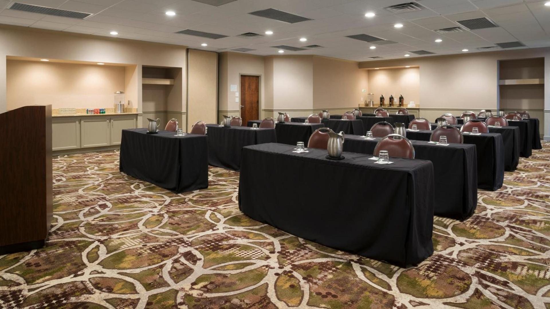 Holiday Inn Cincinnati-Riverfront by IHG photo 25