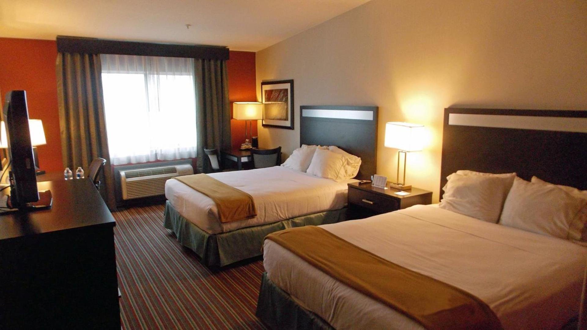 Holiday Inn Express Bakersfield by IHG photo 6