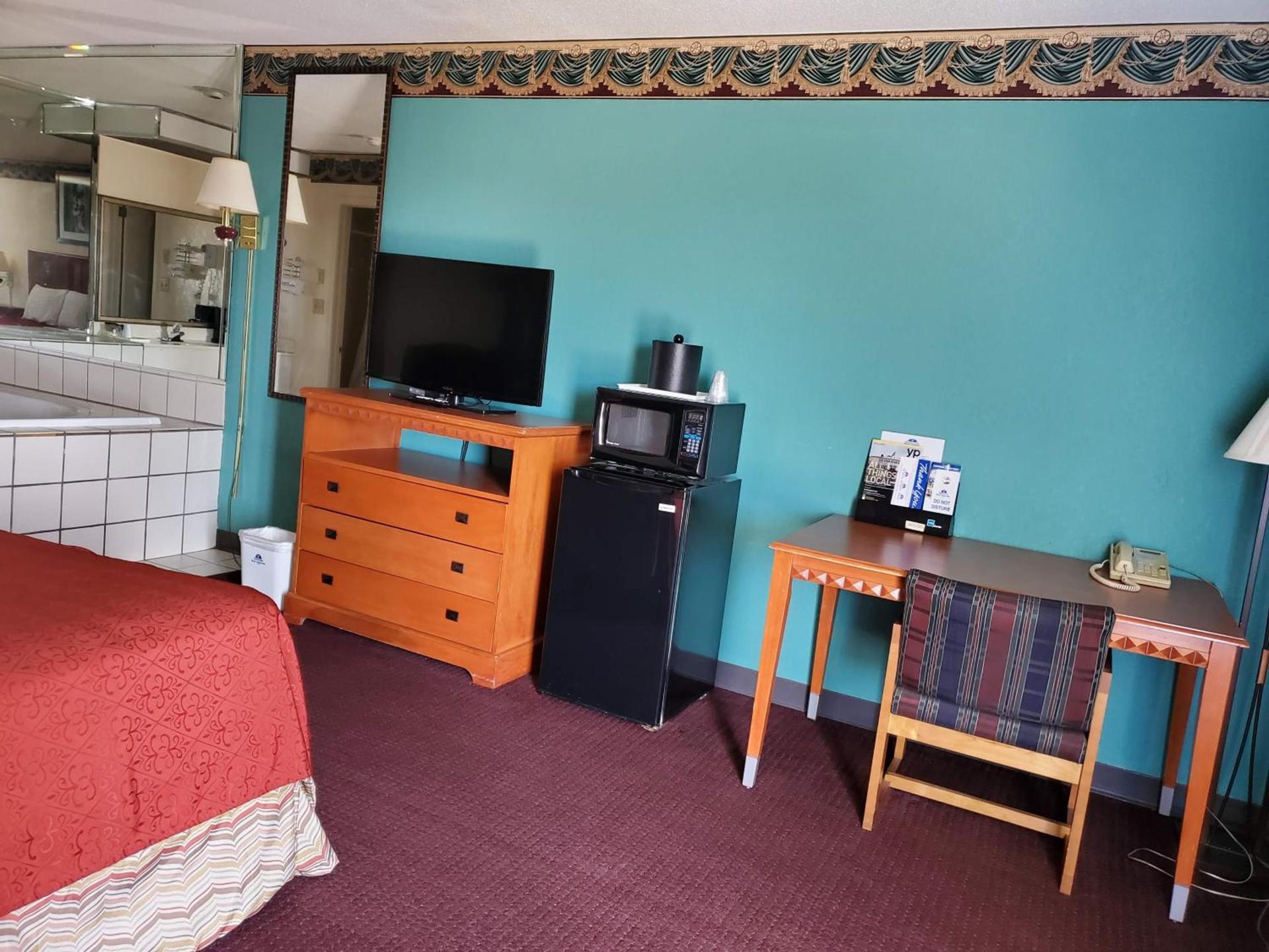 Americas Best Value Inn Wildersville photo 11