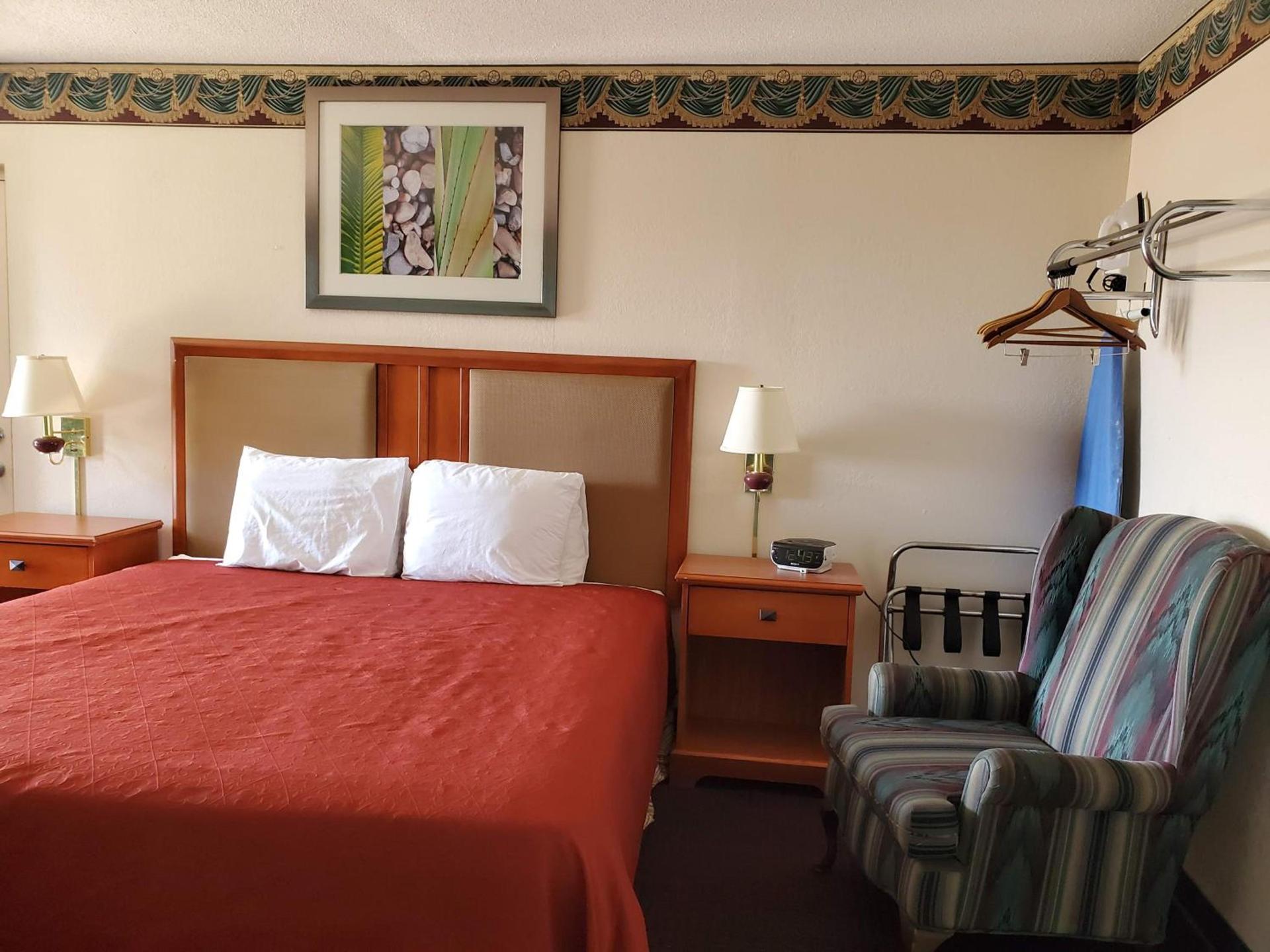 Americas Best Value Inn Wildersville photo 12