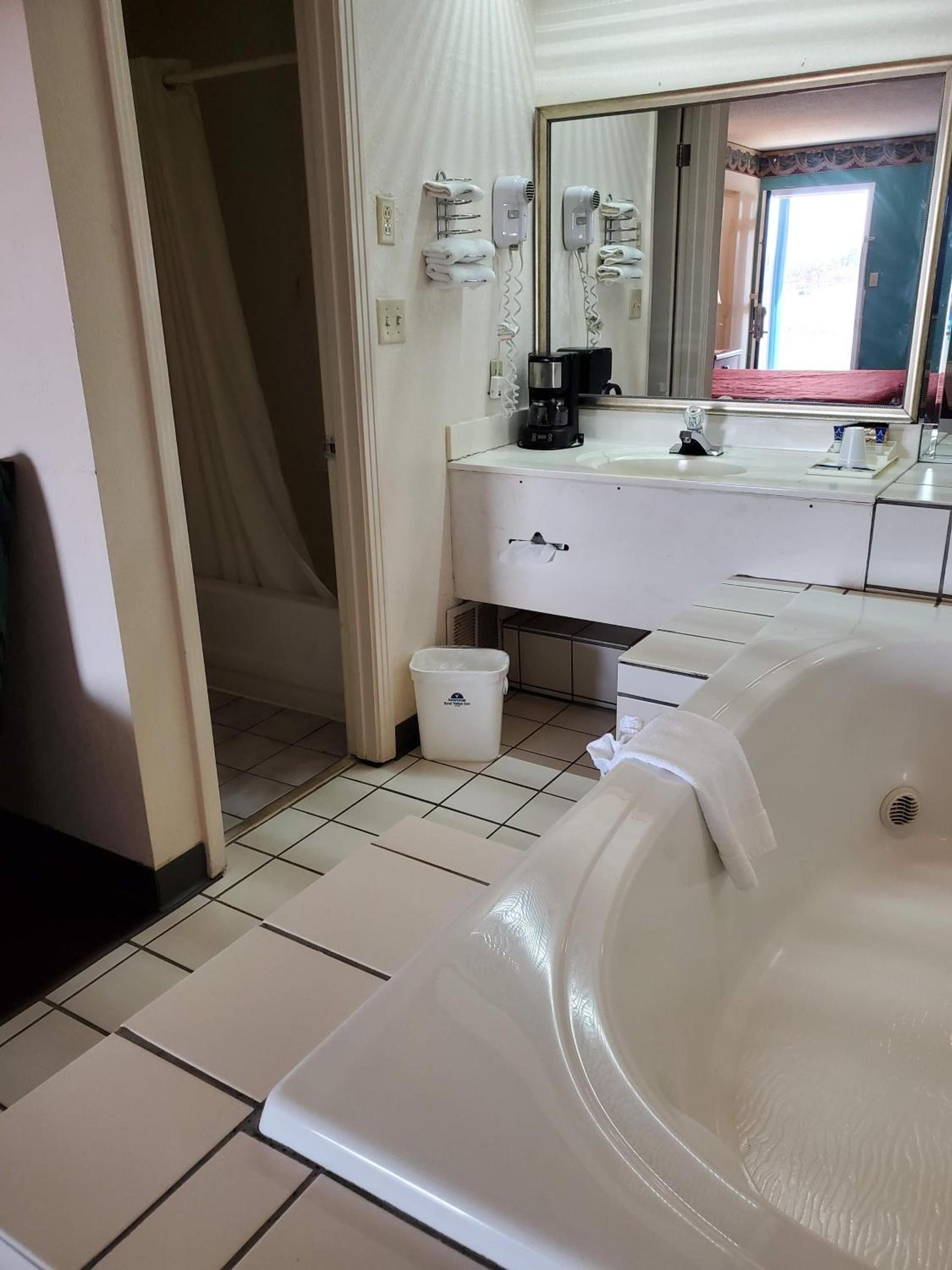 Americas Best Value Inn Wildersville photo 44