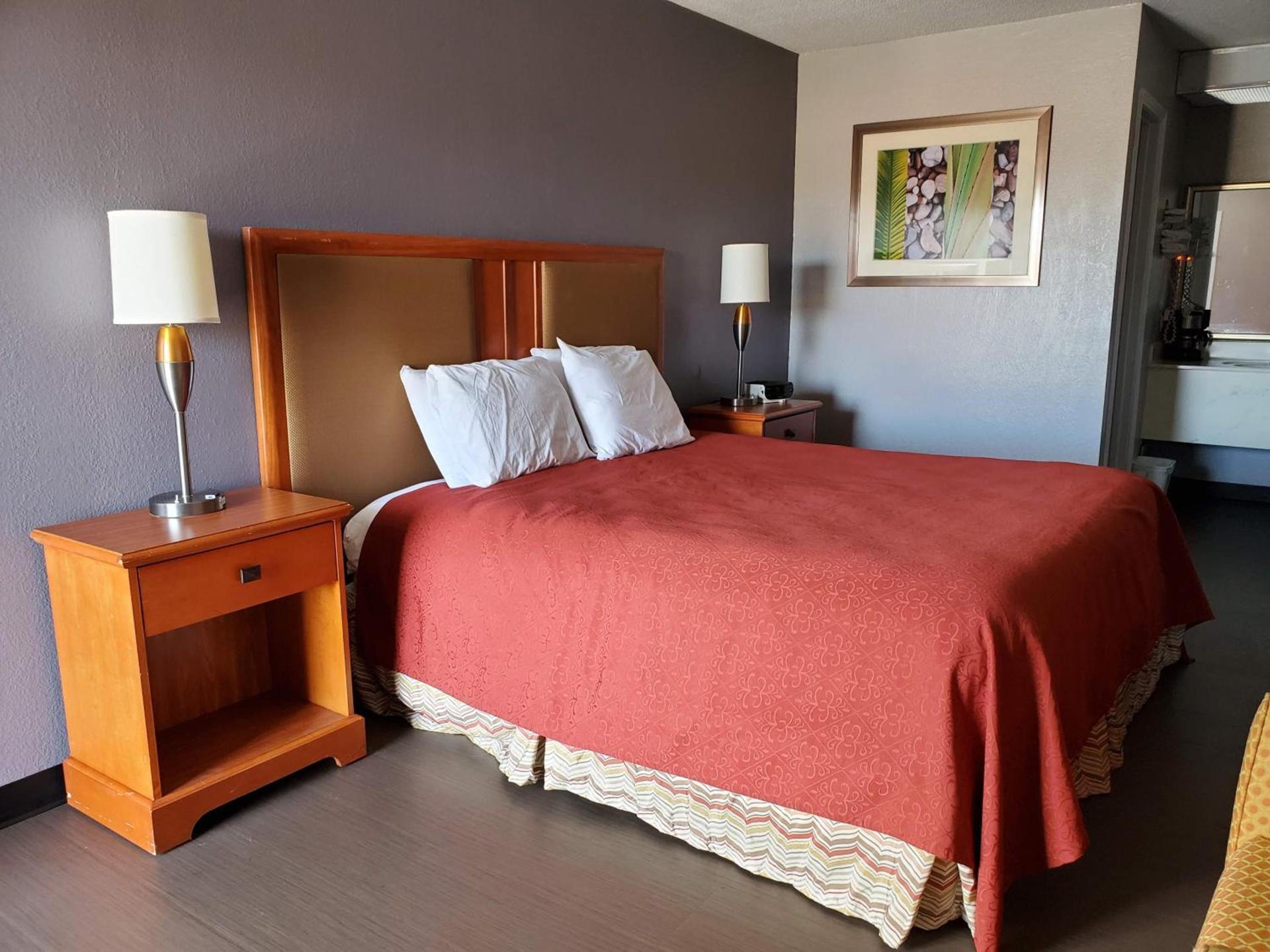 Americas Best Value Inn Wildersville photo 19