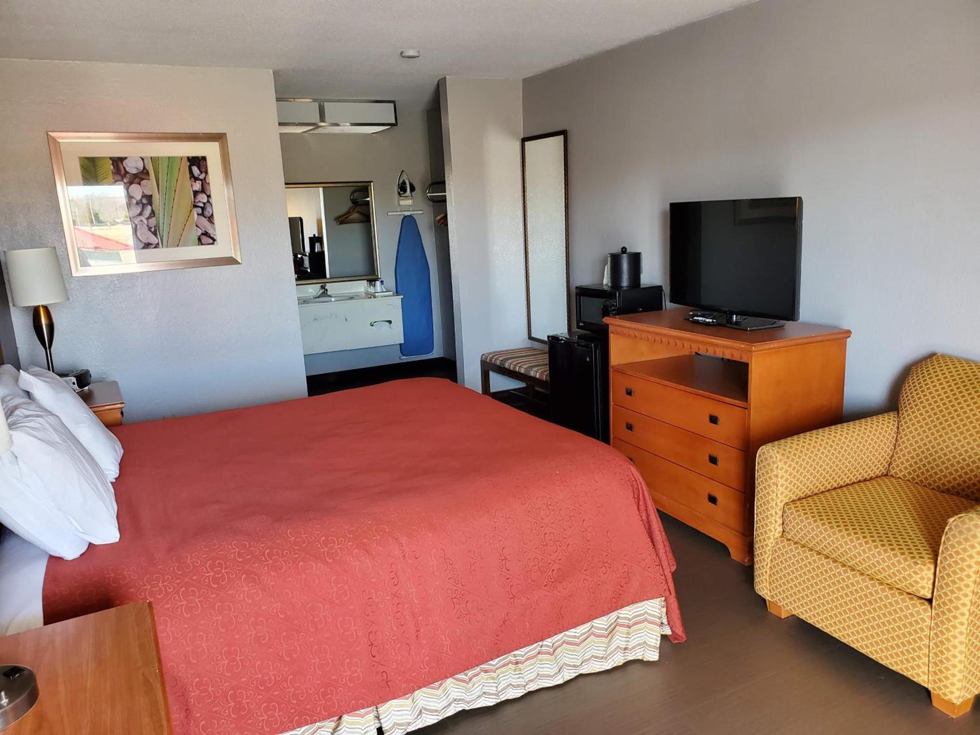 Americas Best Value Inn Wildersville photo 20