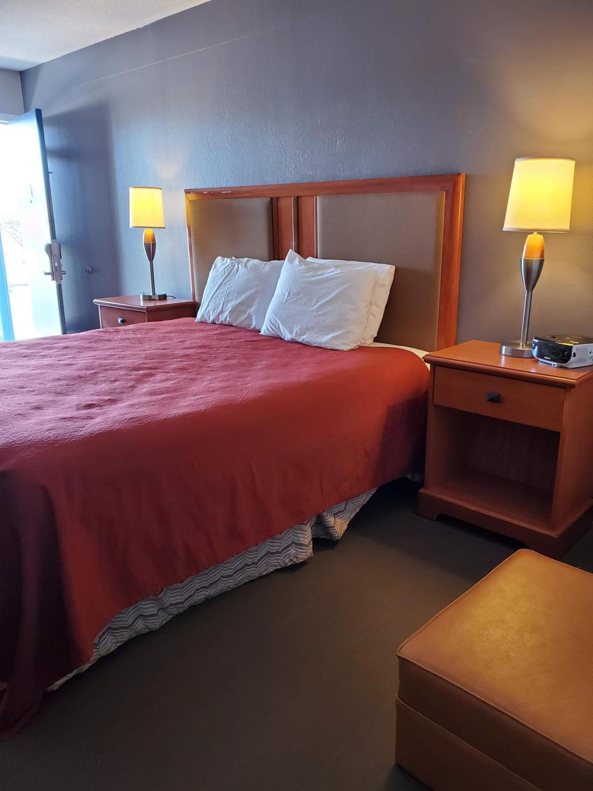 Americas Best Value Inn Wildersville photo 21