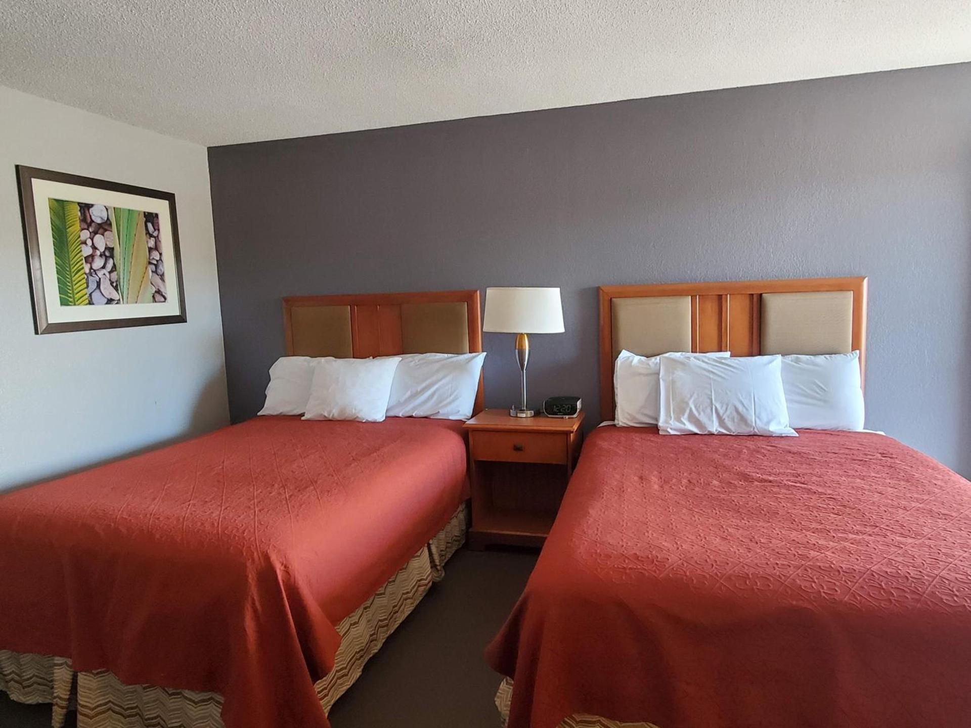 Americas Best Value Inn Wildersville photo 45