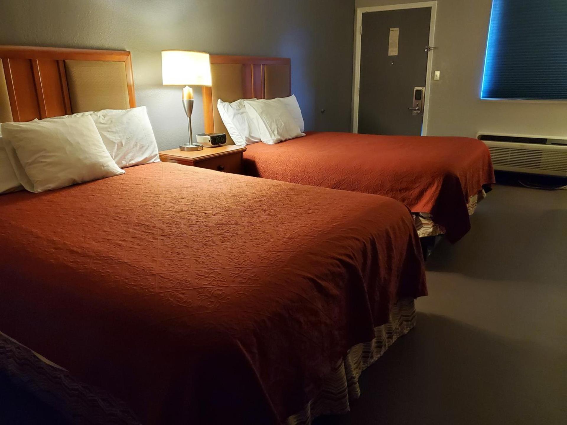 Americas Best Value Inn Wildersville photo 49