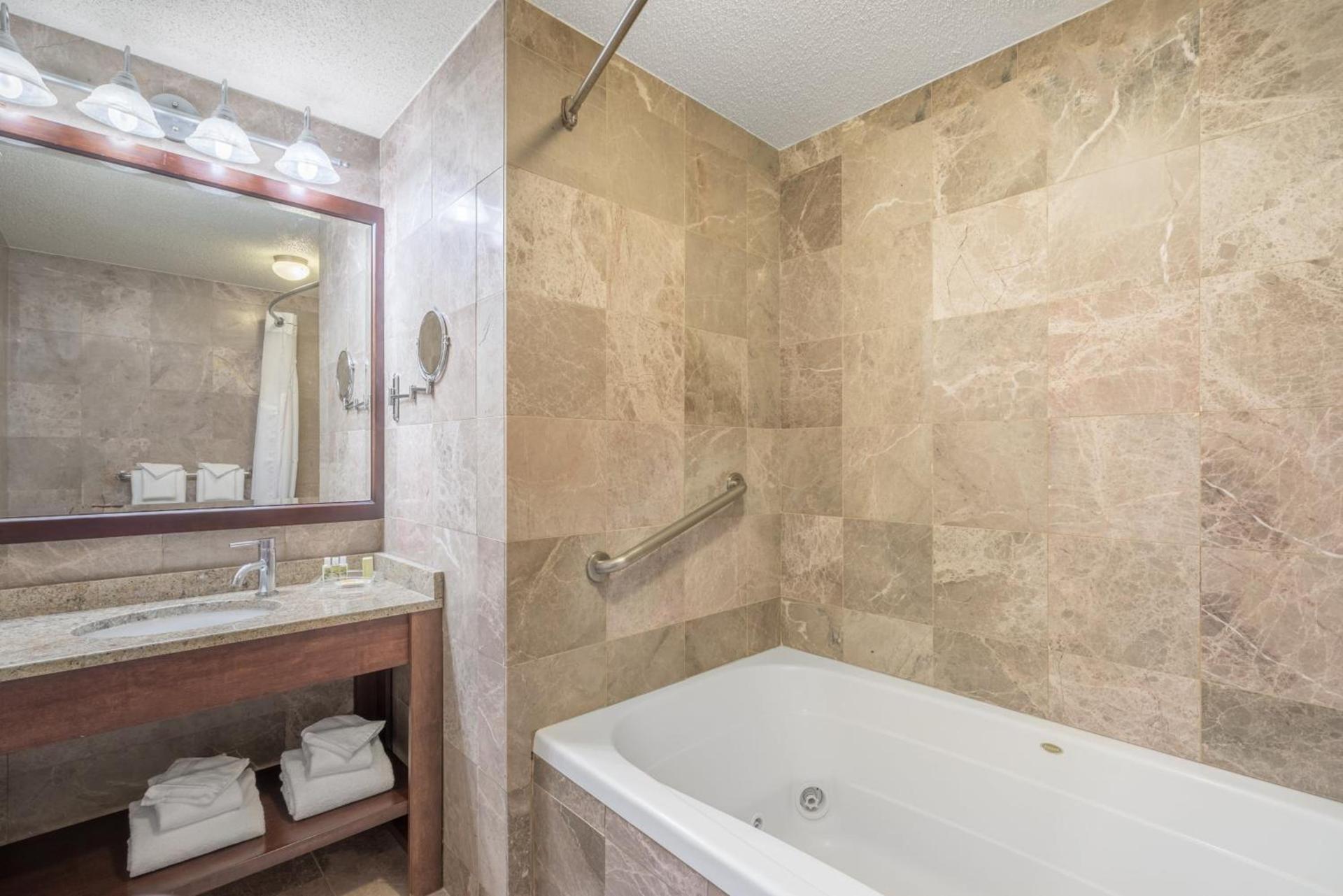 Holiday Inn Cape Cod - Hyannis by IHG photo 18