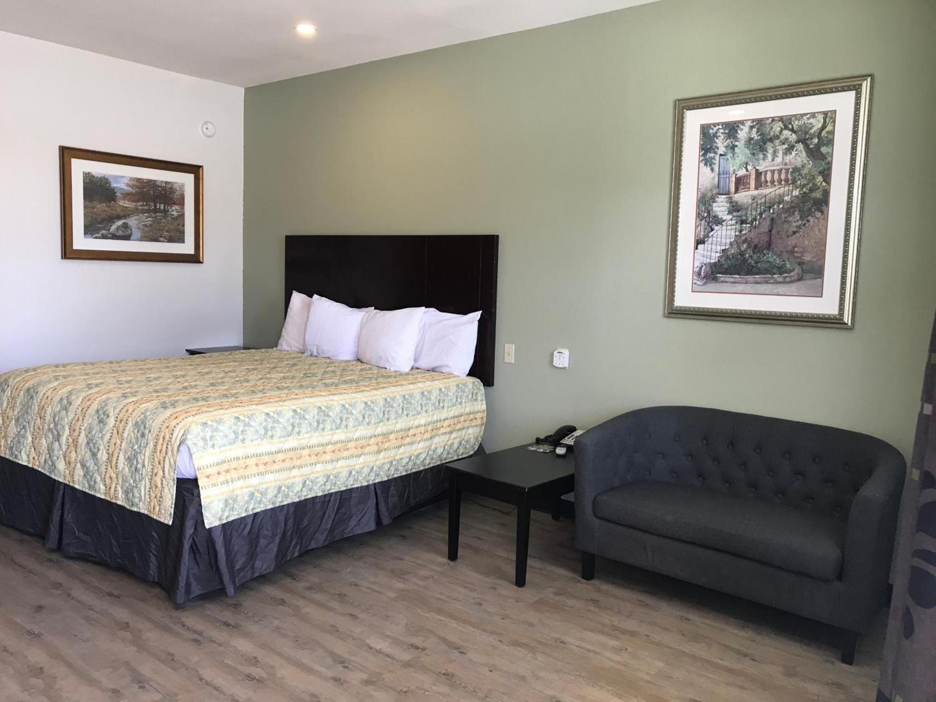 Big Lake Inn and Suites photo 7