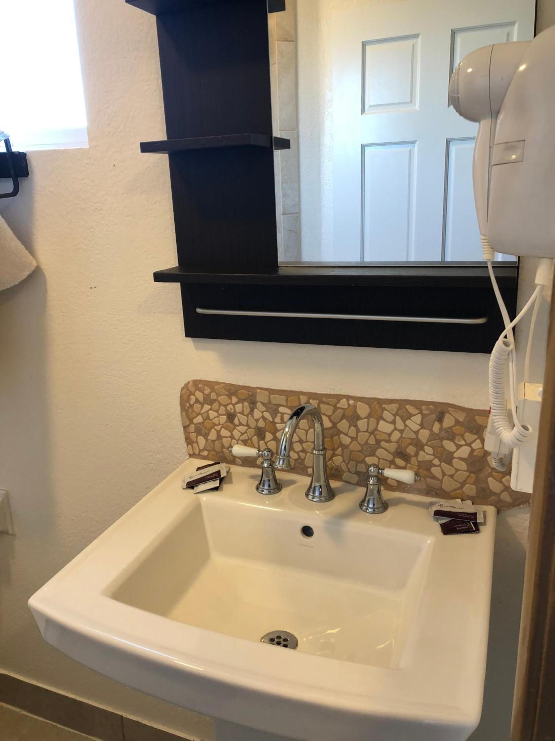 Westwind Lodge photo 32