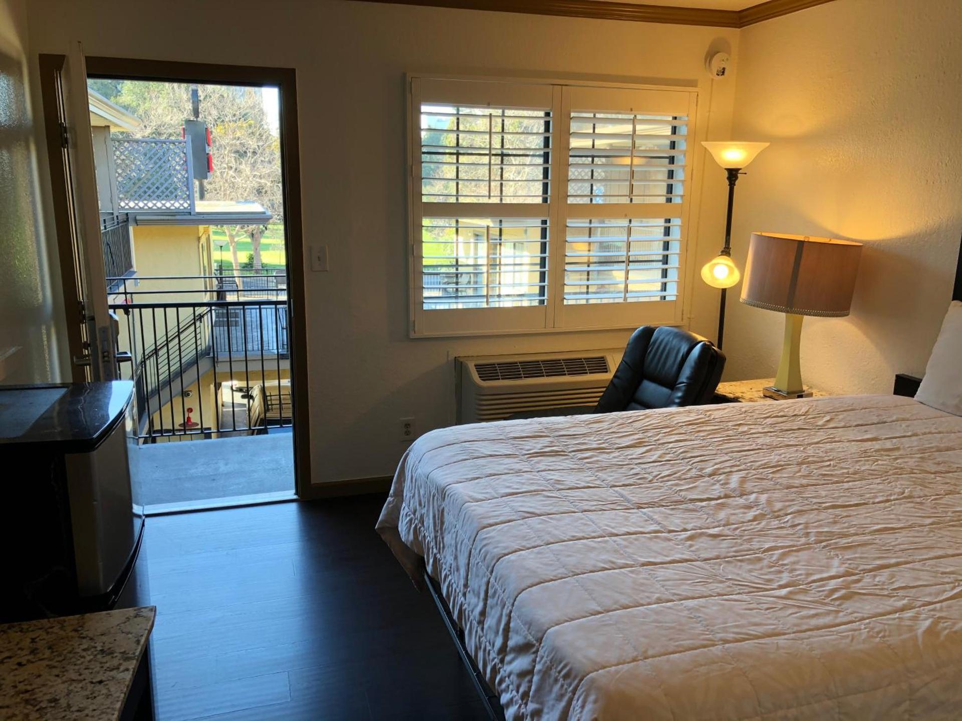 Westwind Lodge photo 34
