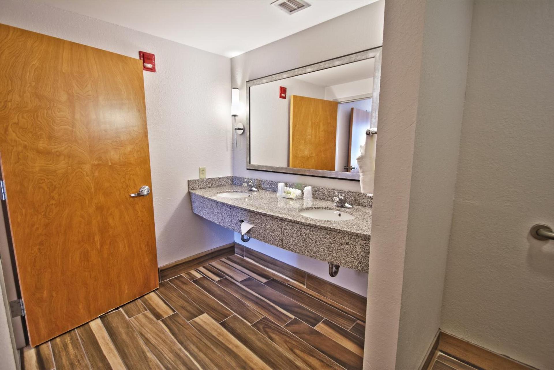 Holiday Inn Manahawkin/Long Beach Island by IHG photo 20