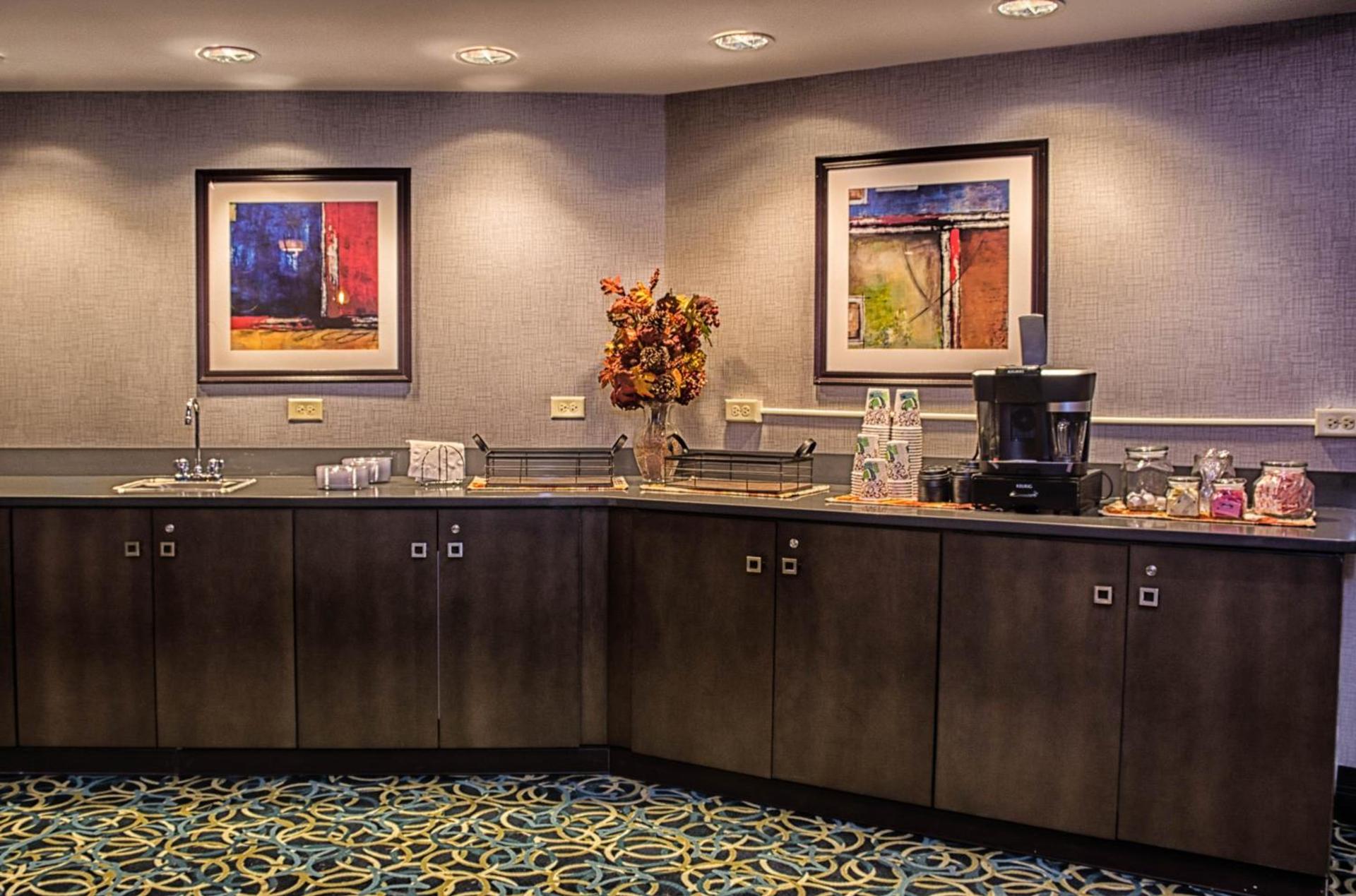 Holiday Inn Niagara Falls State Park Entry by IHG photo 37