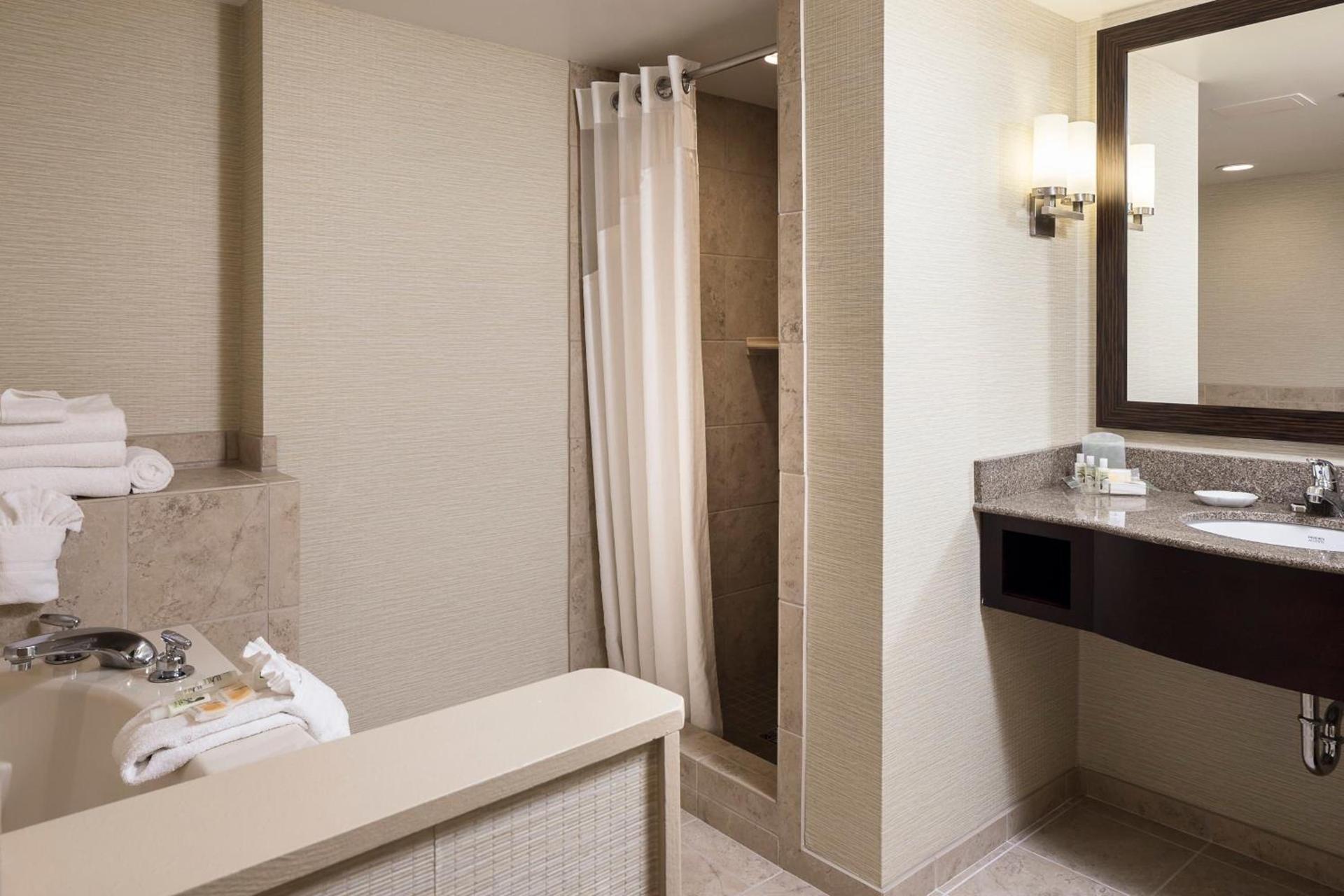 Holiday Inn Wichita East I-35 by IHG photo 45